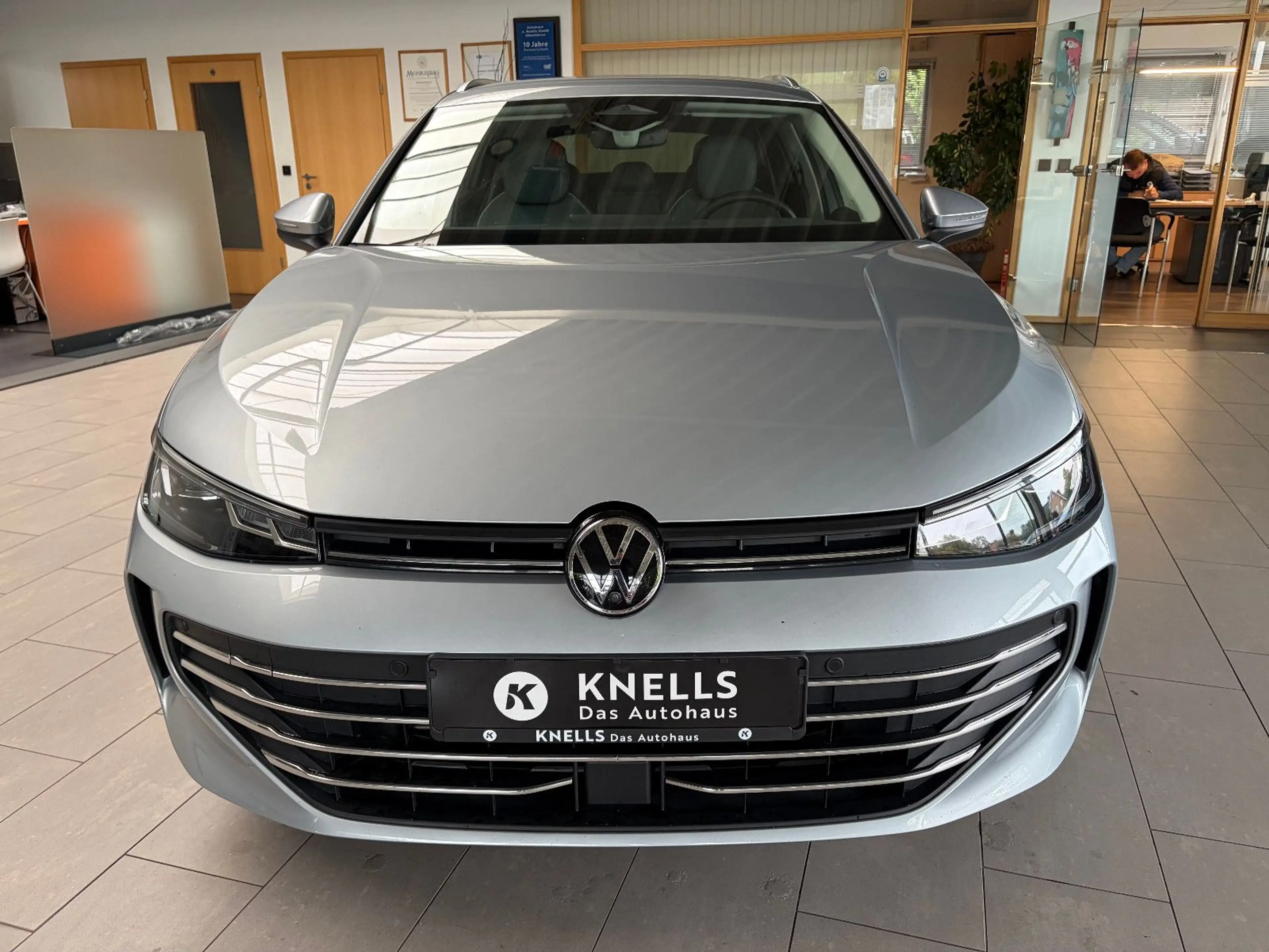 Volkswagen Passat Variant Passat Var. 1.5 eTSI Business/ACC/AHK/360°/DAB — photo 2