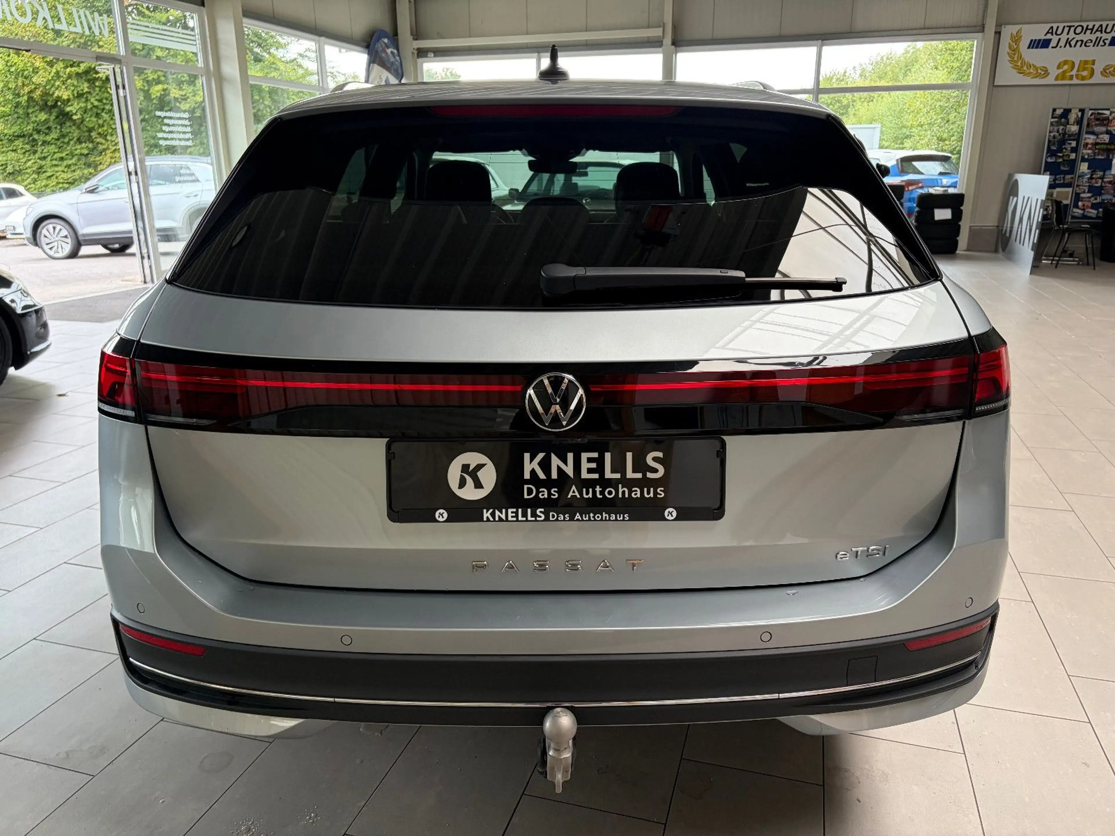 Volkswagen Passat Variant Passat Var. 1.5 eTSI Business/ACC/AHK/360°/DAB — photo 6
