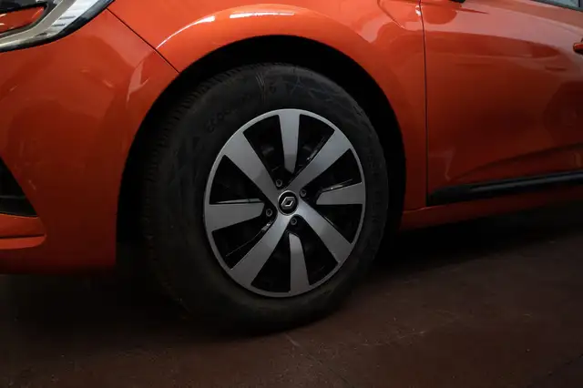 Renault Clio view 11