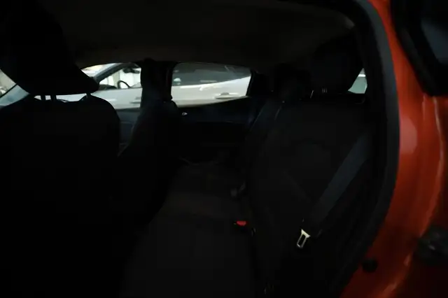 Renault Clio view 15