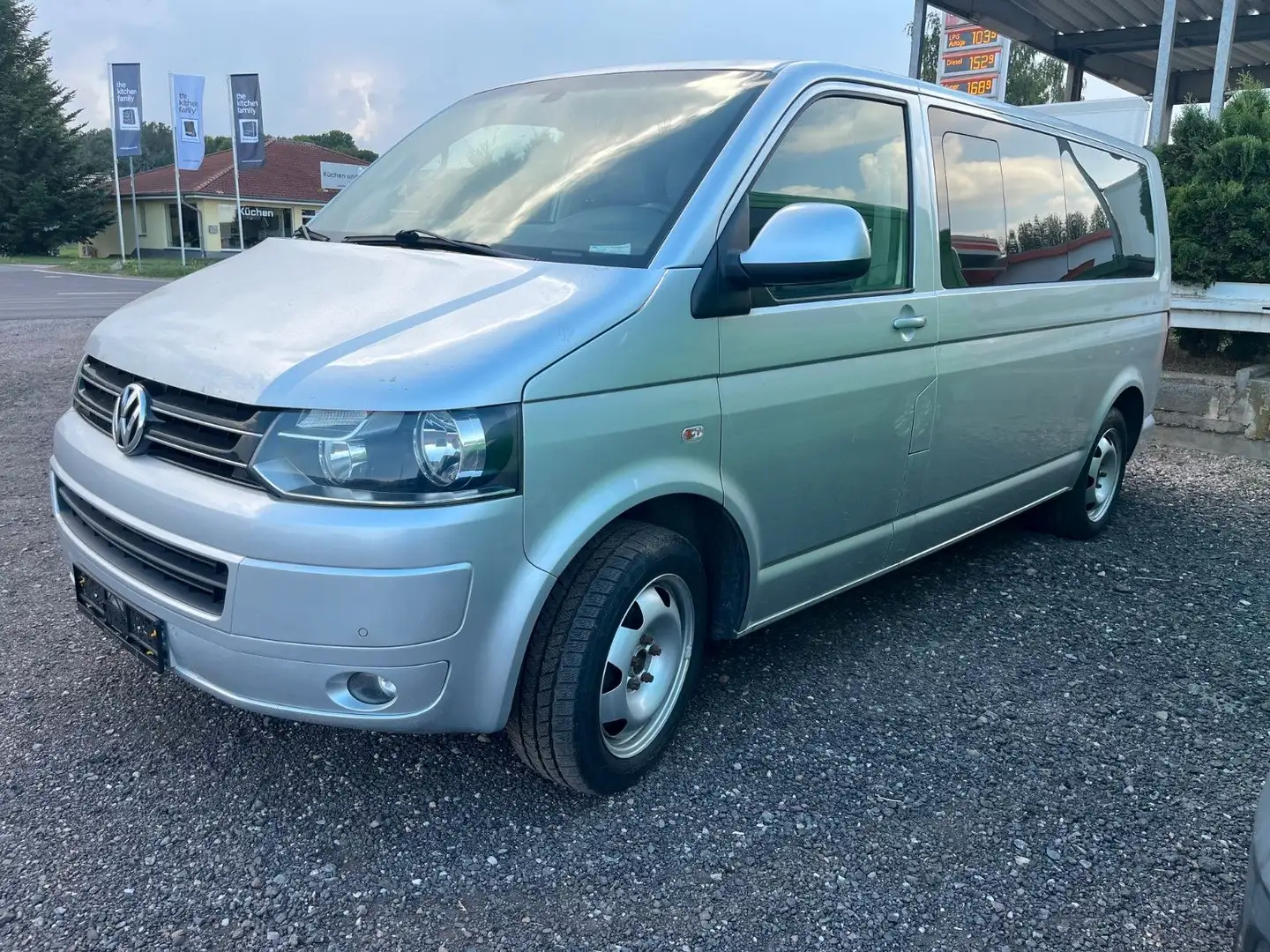 Volkswagen T5 Transporter Bus Caravelle Comfortline lang Silber - 1