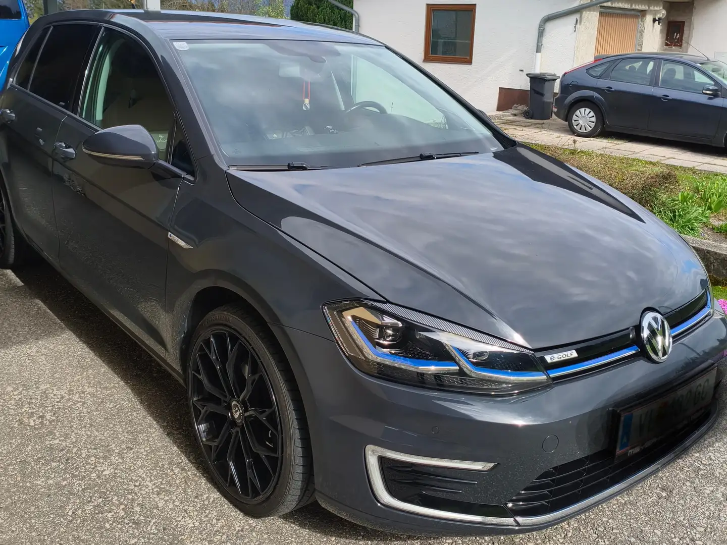 Volkswagen e-Golf e-Golf 35,8kWh (mit Batterie) Grau - 1