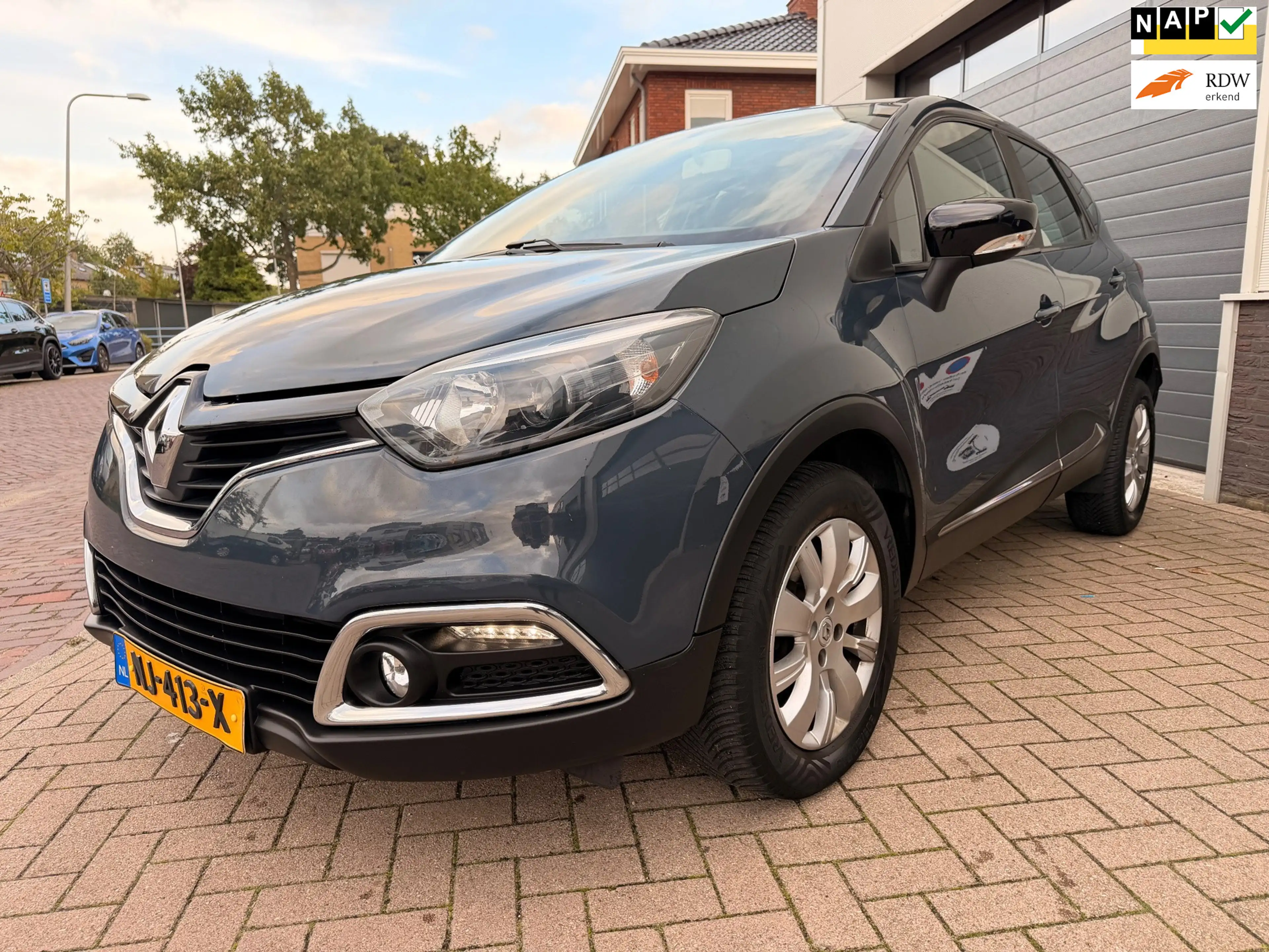 Renault Captur 0.9 TCe /Navi/Cruise-c/Led/Airco/Trekhaak/AUX/Deal