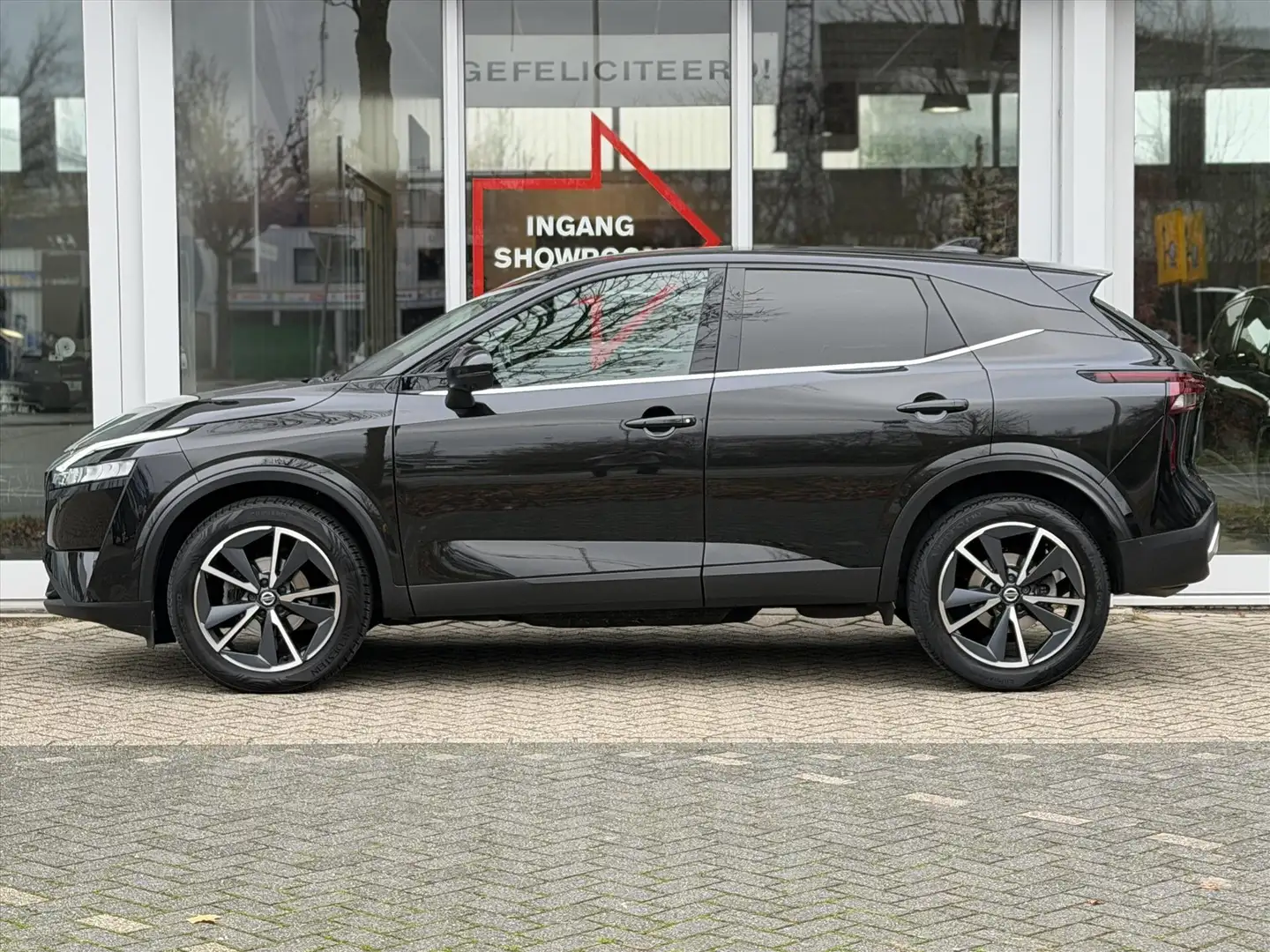 Nissan Qashqai 1.3 Mild-Hybrid 158pk Xtronic N-Style | Navigatie Zwart - 2