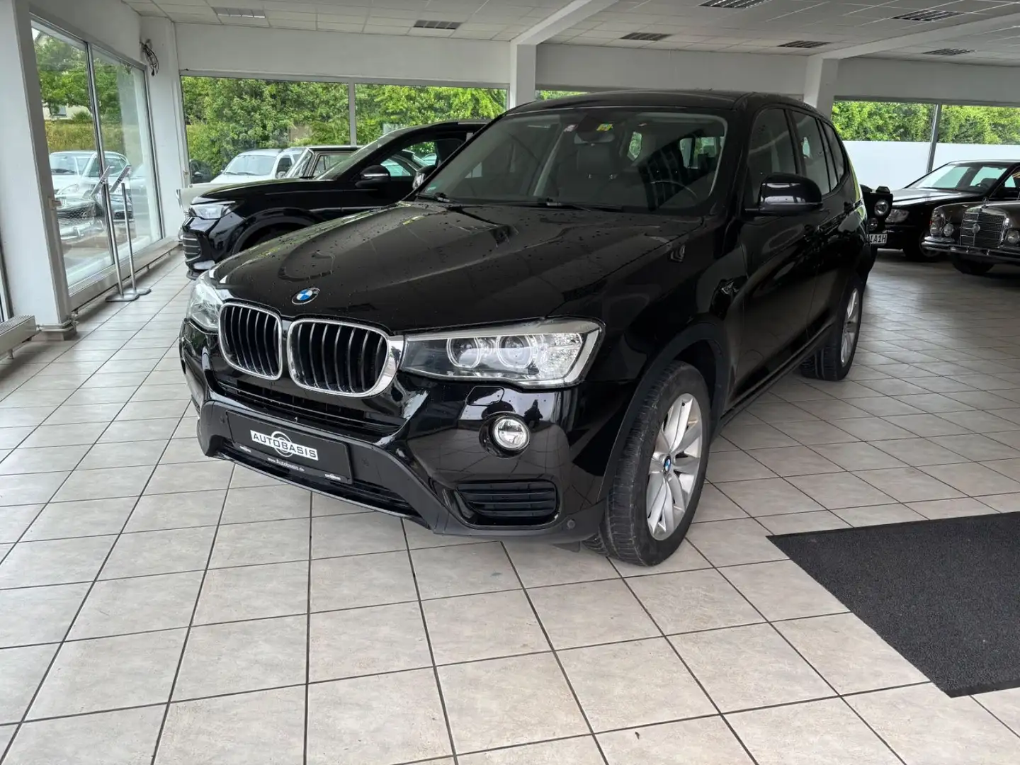BMW X3 Baureihe X3 xDrive 30 d Advantage AHK Allrad Zwart - 1