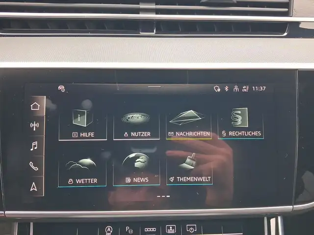 Audi A8 view 12