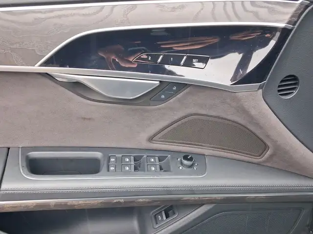 Audi A8 view 8