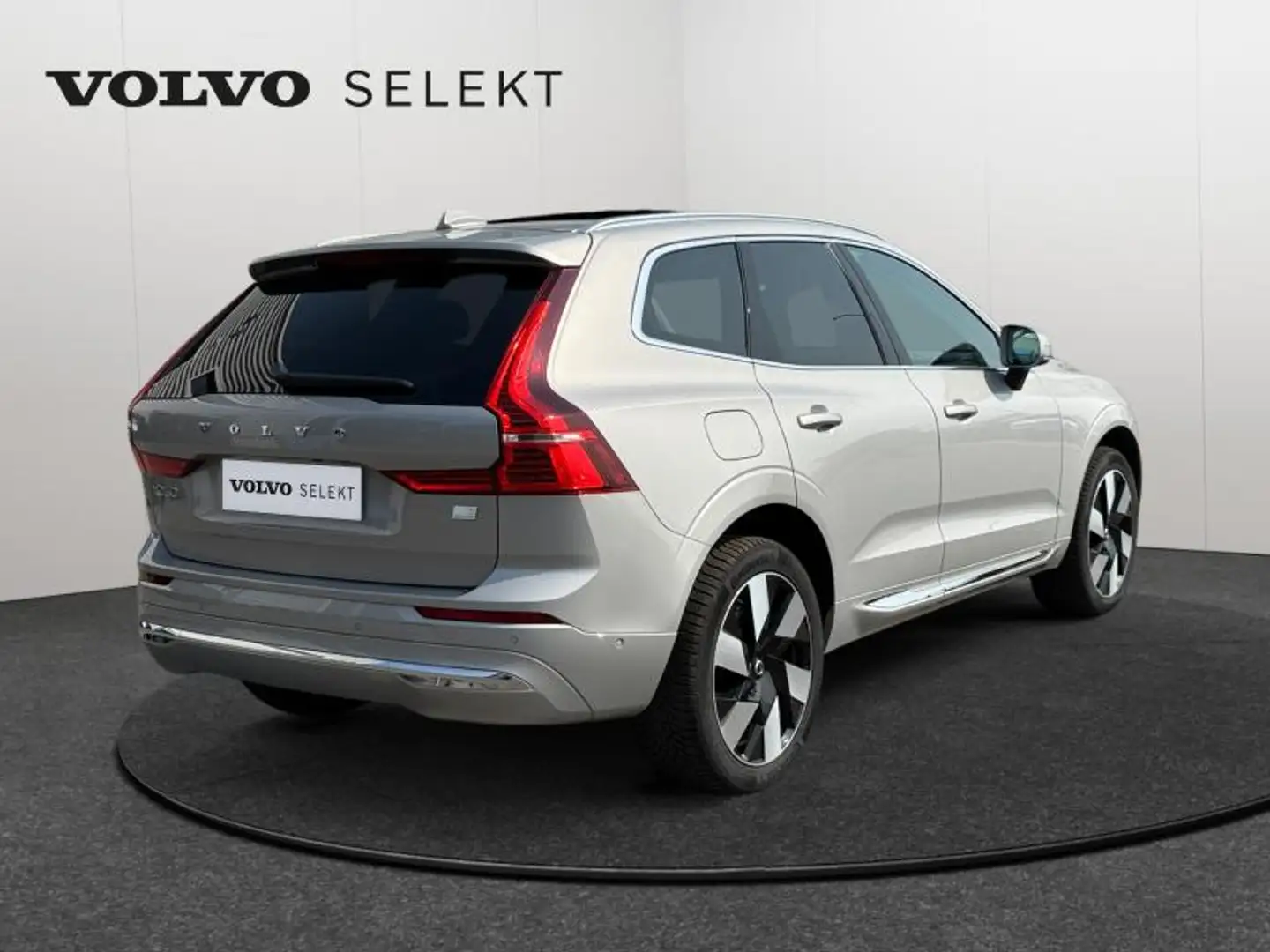 Volvo XC60 T6 Plus Bright / Hybride Grau - 2