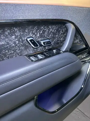 Land Rover Range Rover Sport view 12