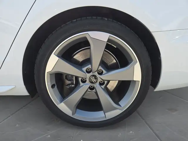 Audi A4 view 15