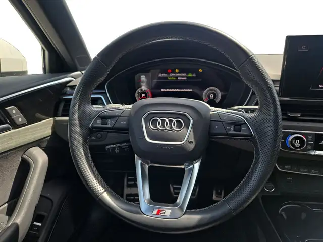 Audi A4 view 13