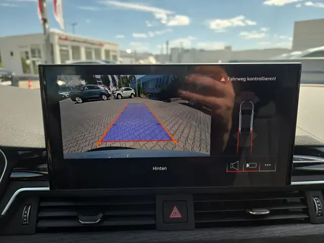 Audi A4 view 18