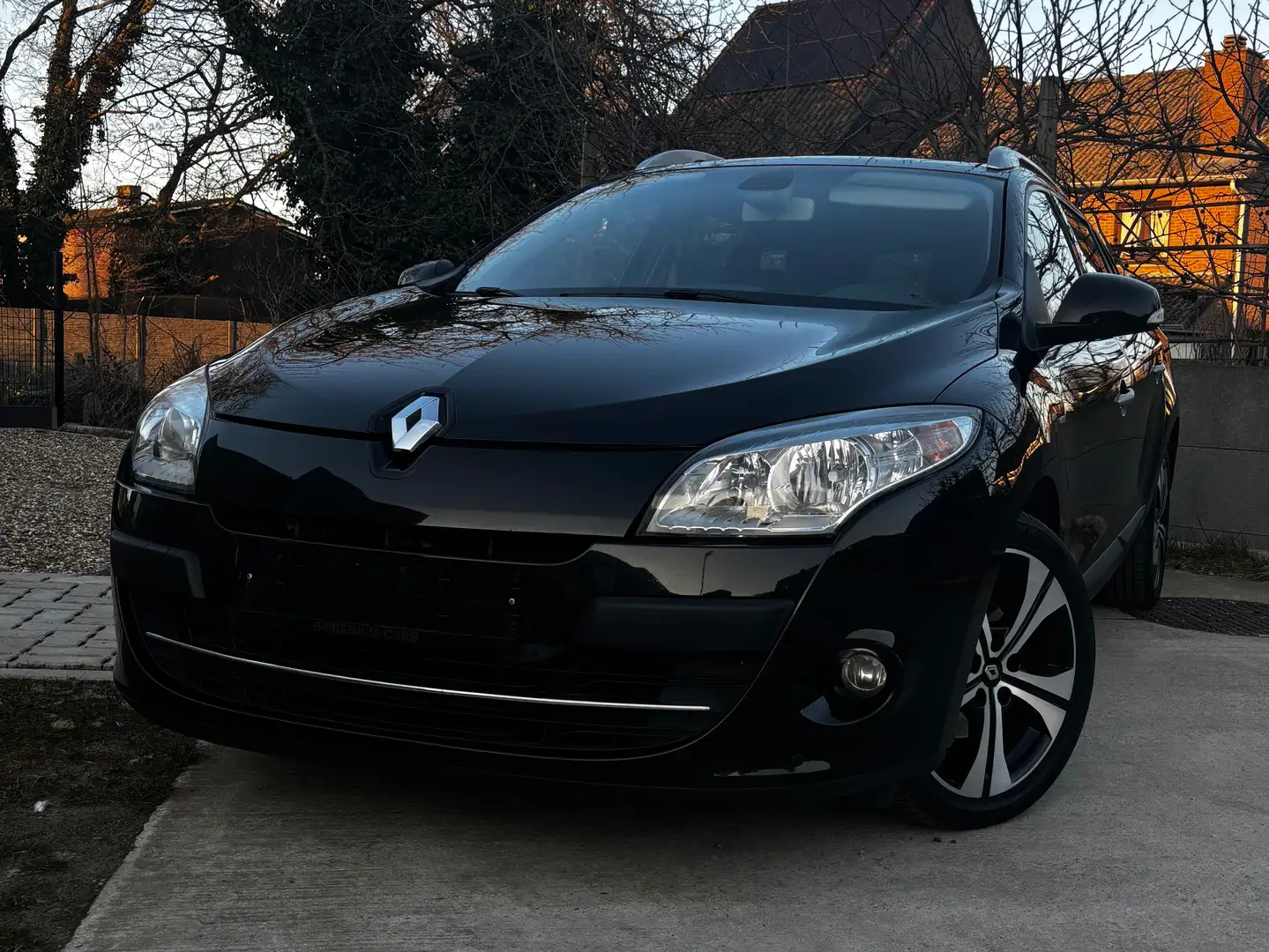Renault Megane Megane Grandtour 2.0 140 CVT Luxe Zwart - 1