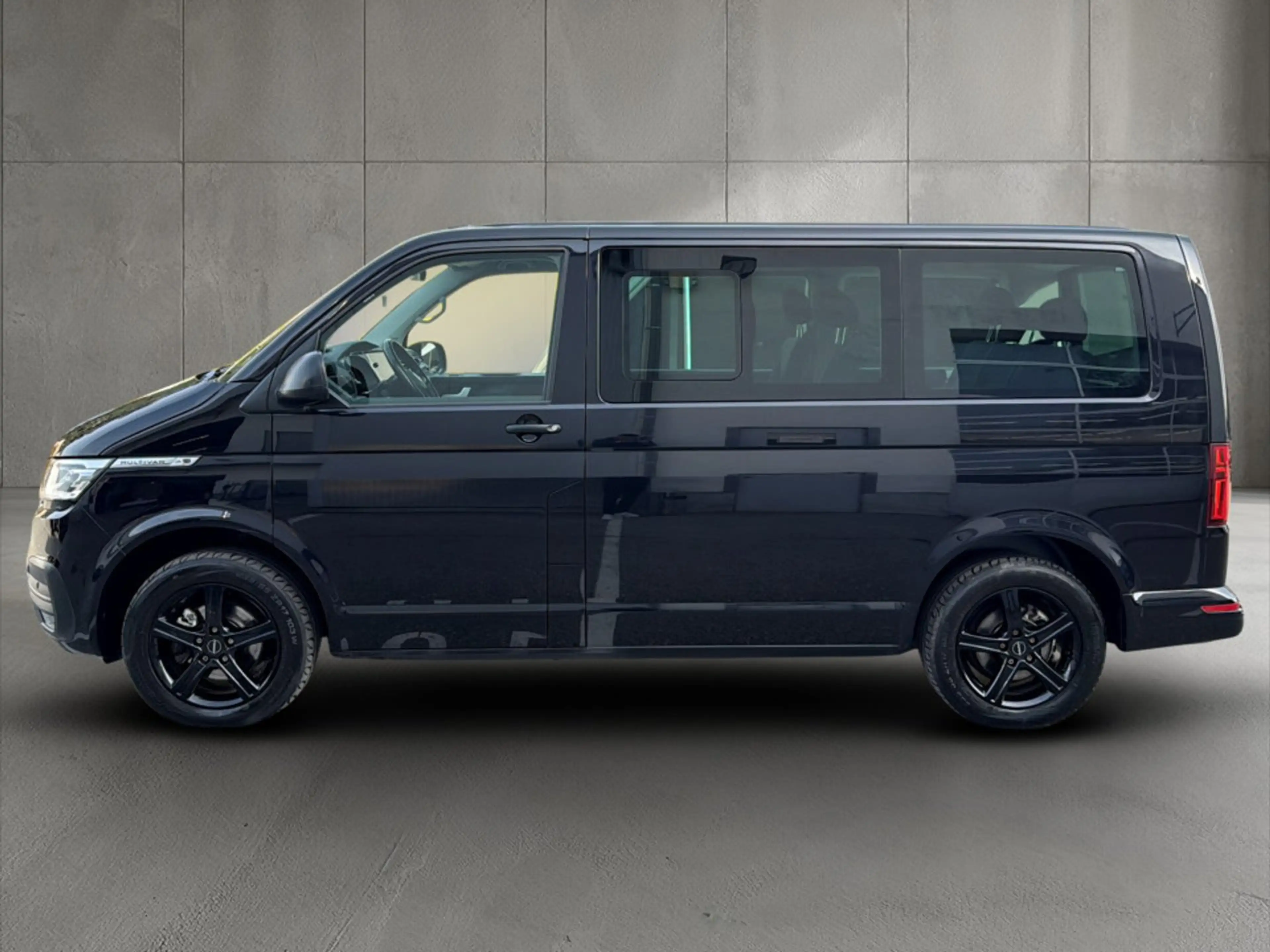Volkswagen T6.1 Multivan VW T6.1 Multivan Trendline TDI 4MOTION — photo 3