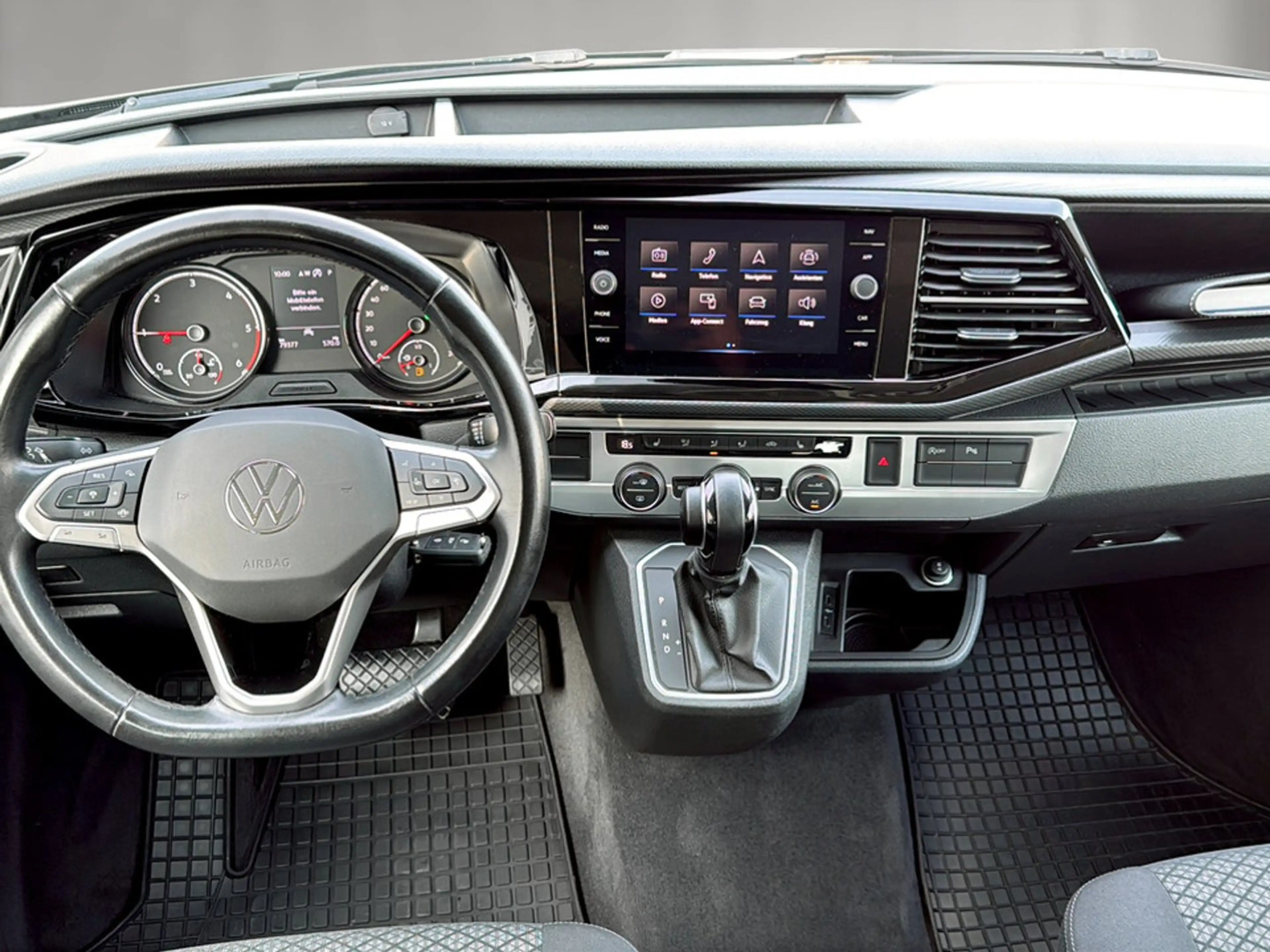 Volkswagen T6.1 Multivan VW T6.1 Multivan Trendline TDI 4MOTION — photo 10