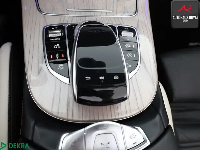 Mercedes-Benz E-Class view 25