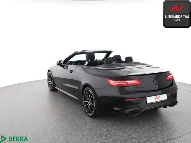 Mercedes-Benz E-Class view 3