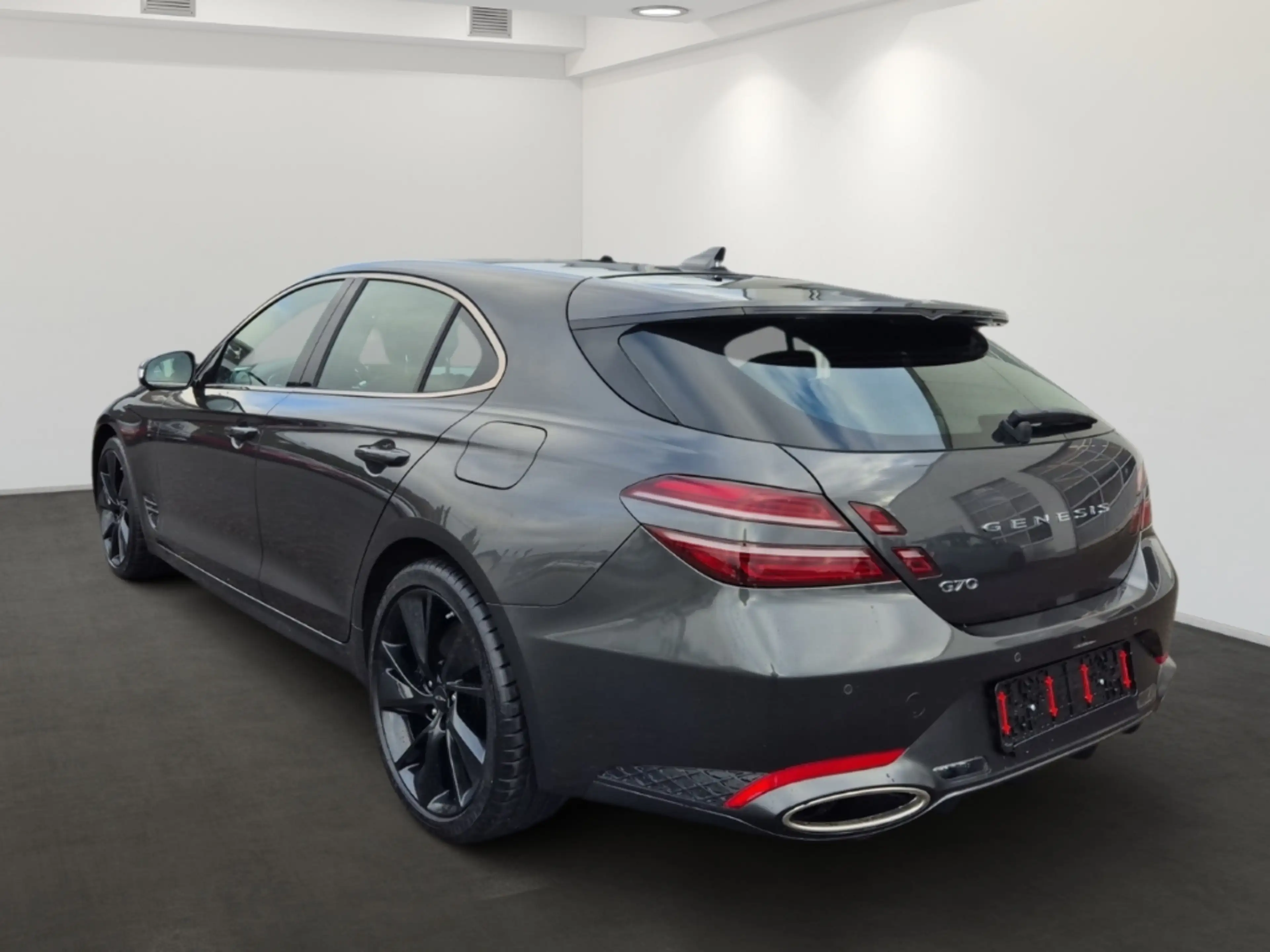 Genesis G70 Shooting Brake Sport — photo 5