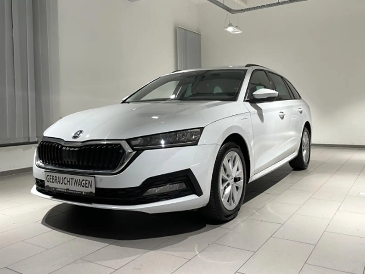 Skoda Octavia Combi 1.4 DSG Plug-In Ambition +AHK+KAM Weiß - 2