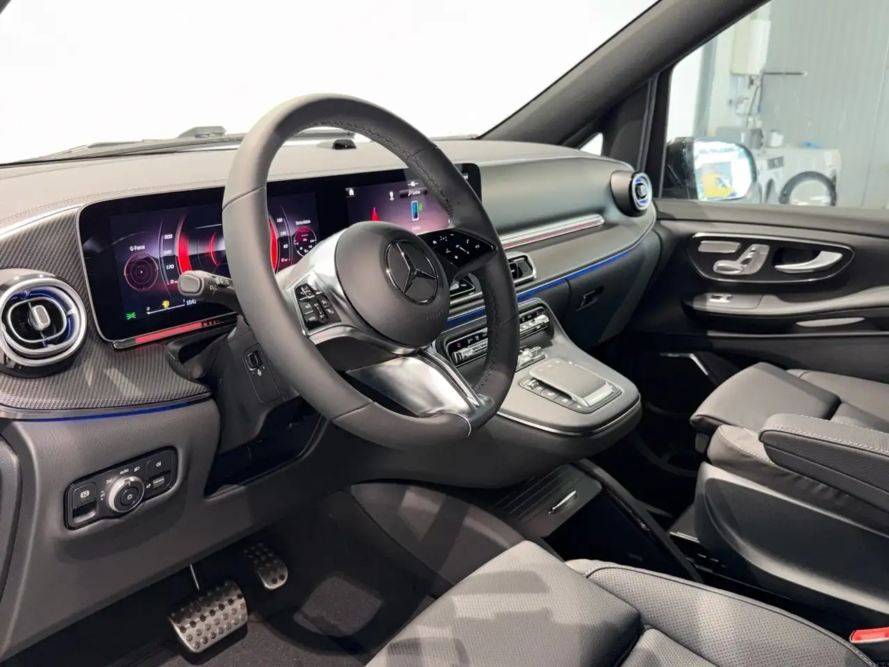 Mercedes-Benz V 300 d Avantgarde 4x4 extralang AMG AIRMATIC 360 12