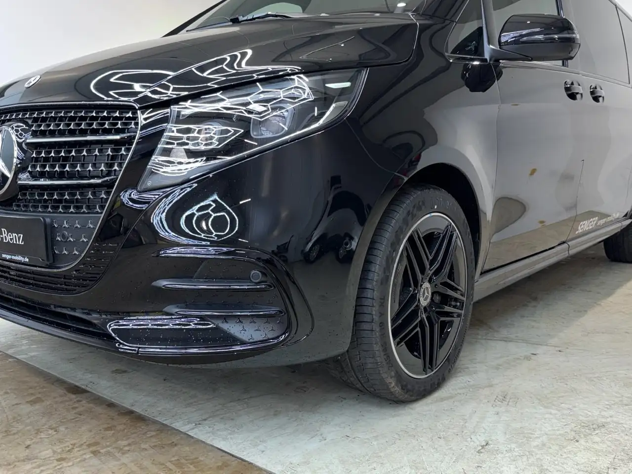 Mercedes-Benz V 300 d Avantgarde 4x4 extralang AMG AIRMATIC 360 7