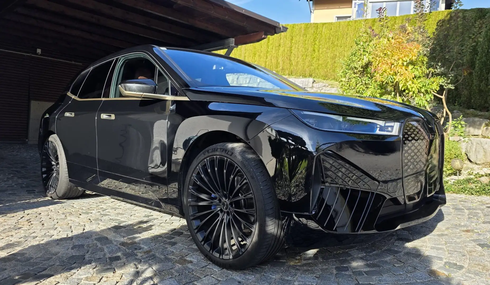 BMW iX Eleganz*Power*Luxus - Beeindruckender Elektro-SUV Schwarz - 1