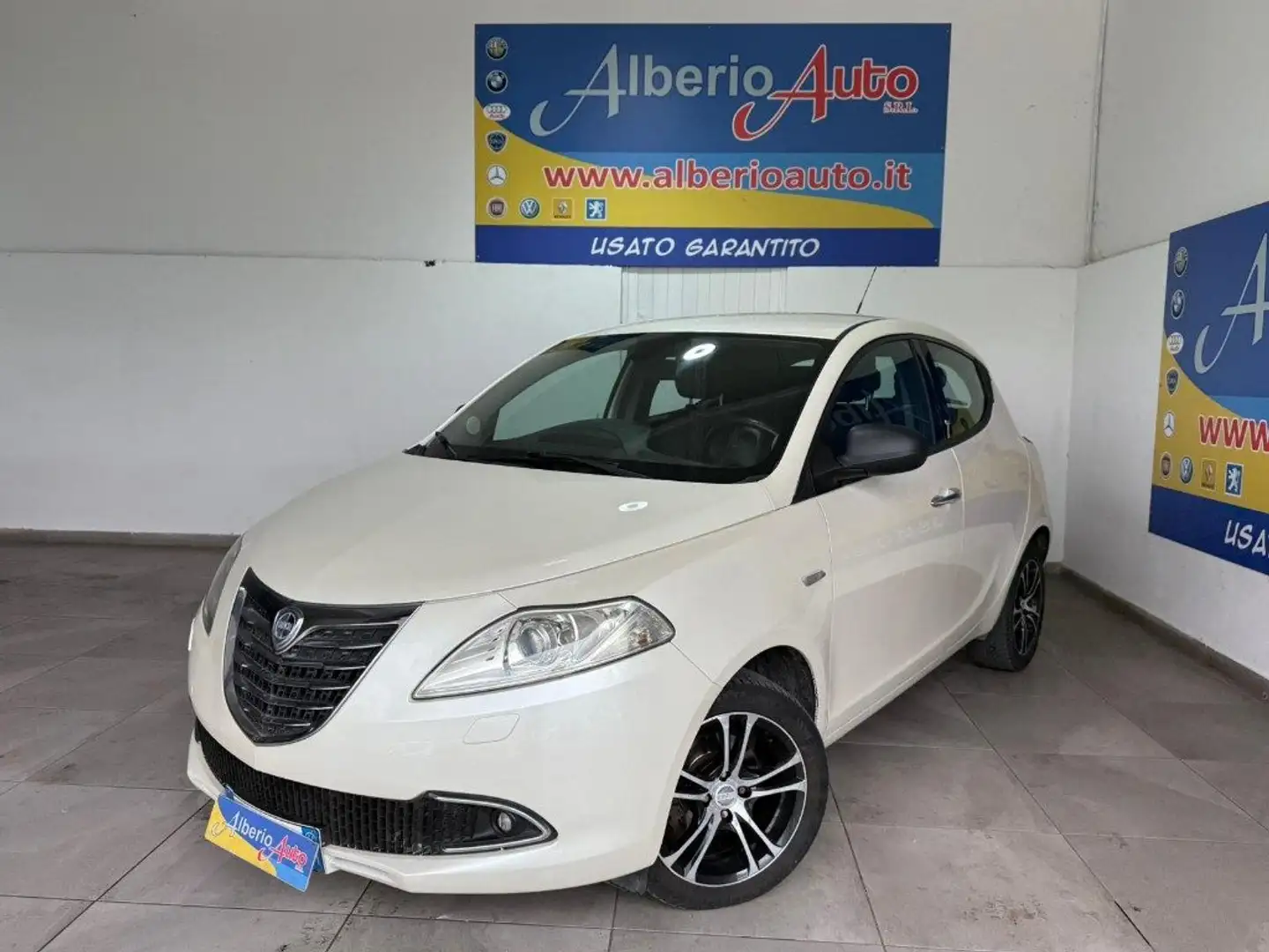 Lancia Ypsilon 1.2 69 CV 5 porte Platinum Beige - 1