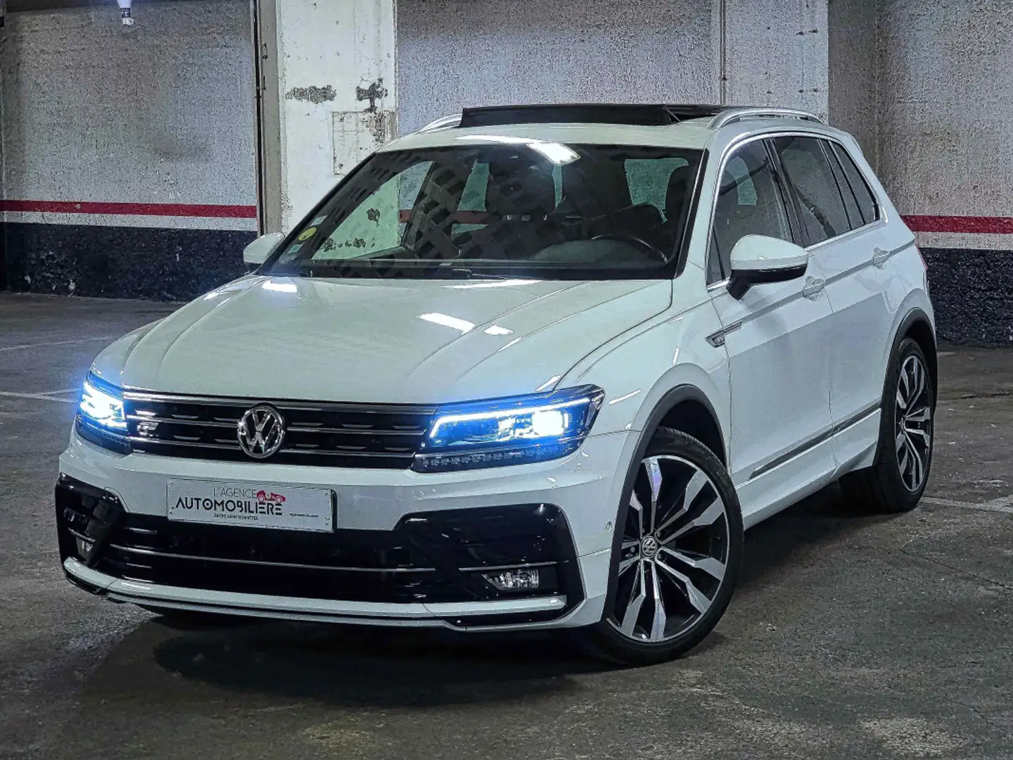 Volkswagen Tiguan Allspace II 2.0 TDi 150 BlueMT Black R-Line DSG7 Bílá - 2