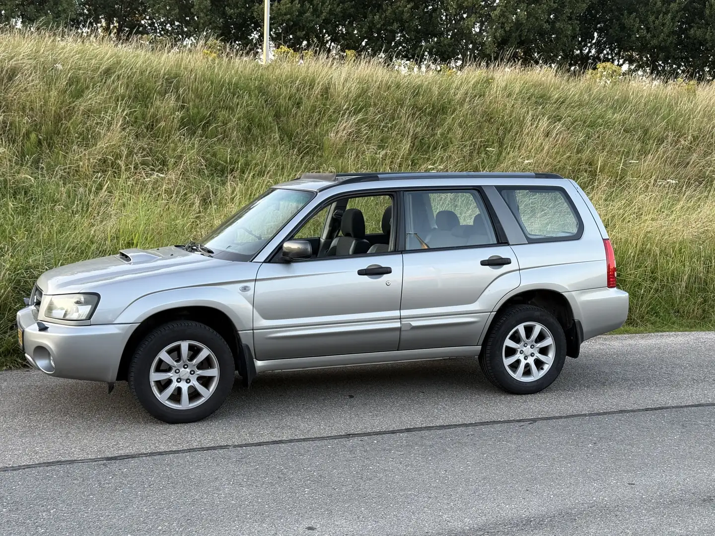 Subaru Forester 2.0 AWD XT Grey - 1