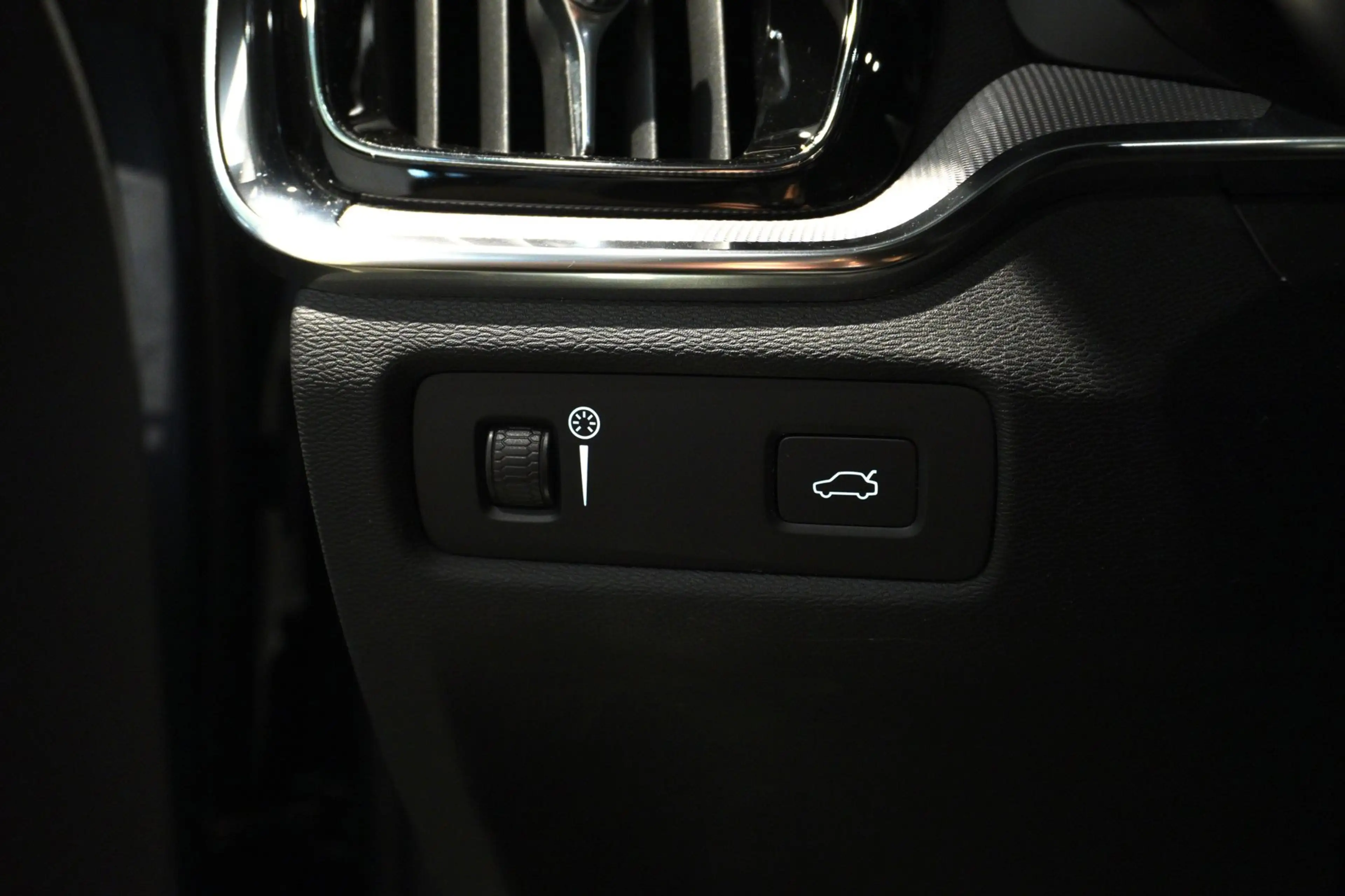 Volvo S60 2.0 B3 R-Design Pano|ACC|Stoel/stuur verwarming — photo 13