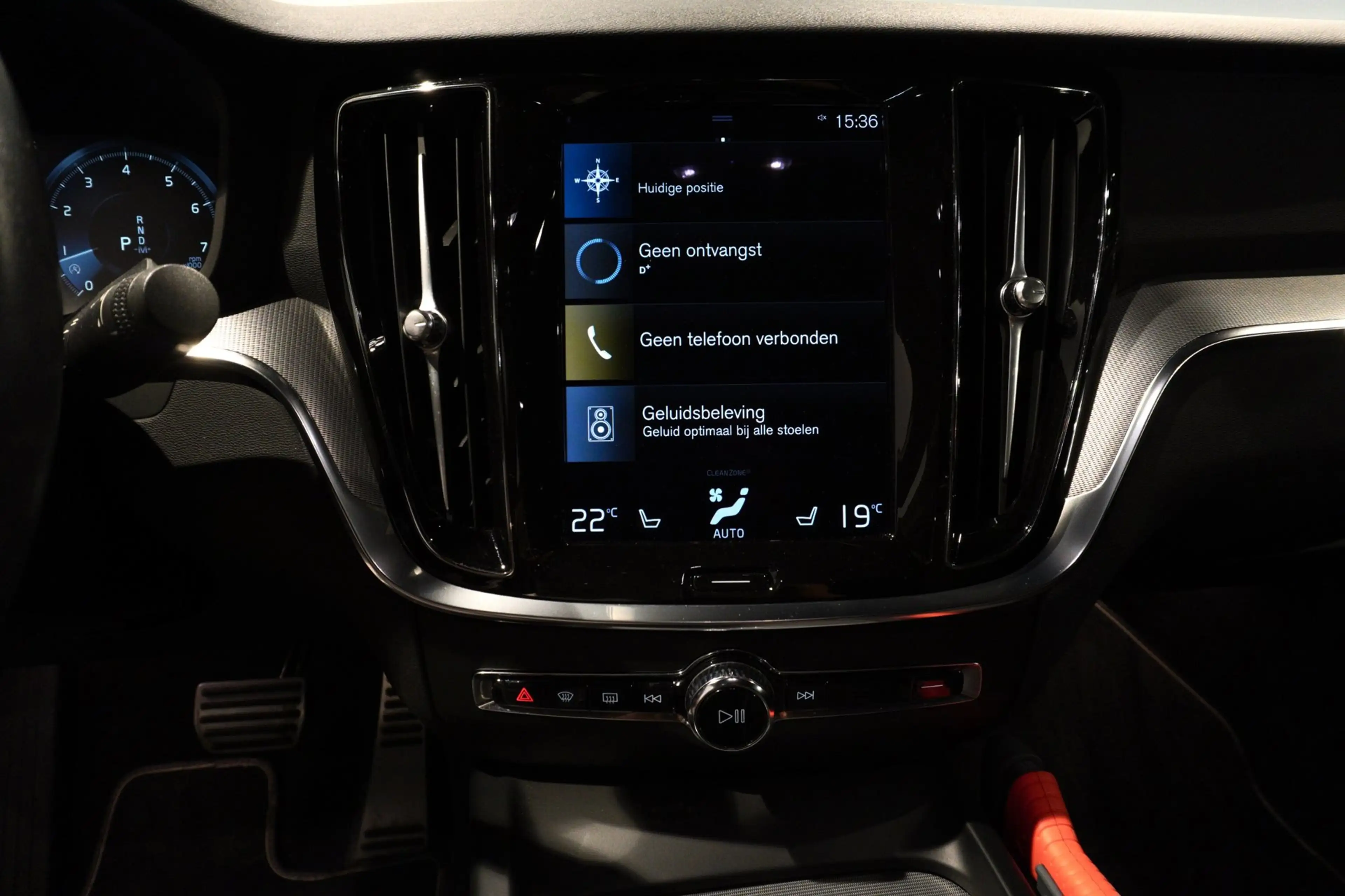 Volvo S60 2.0 B3 R-Design Pano|ACC|Stoel/stuur verwarming — photo 5