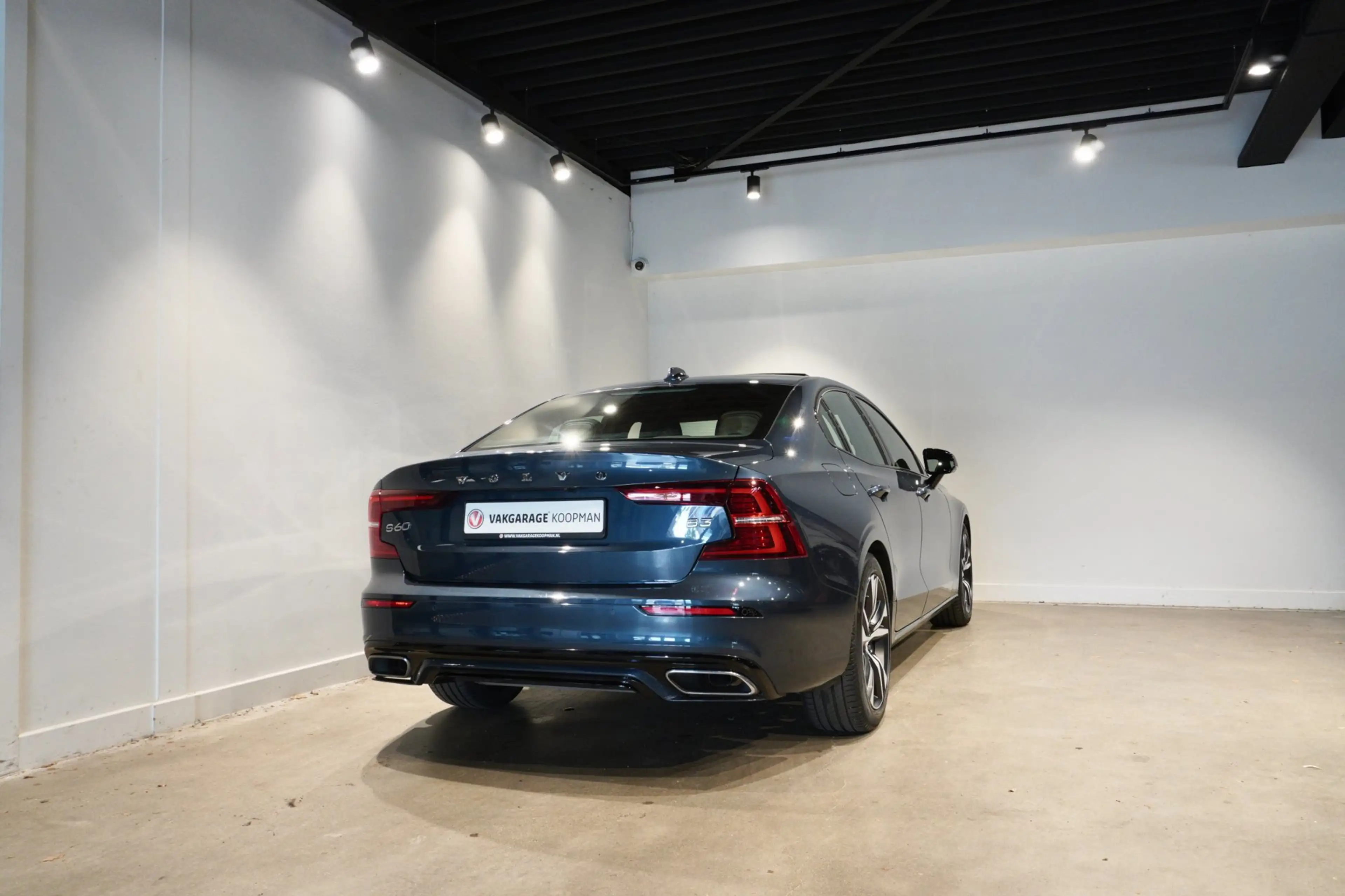 Volvo S60 2.0 B3 R-Design Pano|ACC|Stoel/stuur verwarming — photo 2