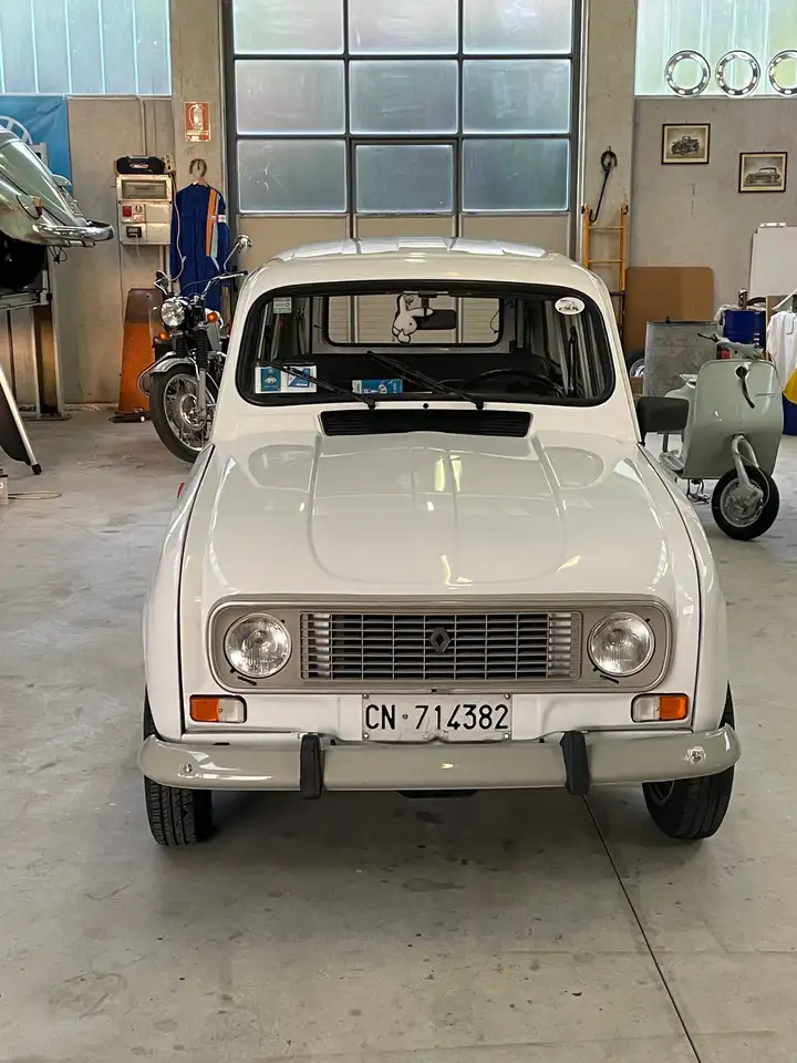 Renault R 4 Tl, foto 1