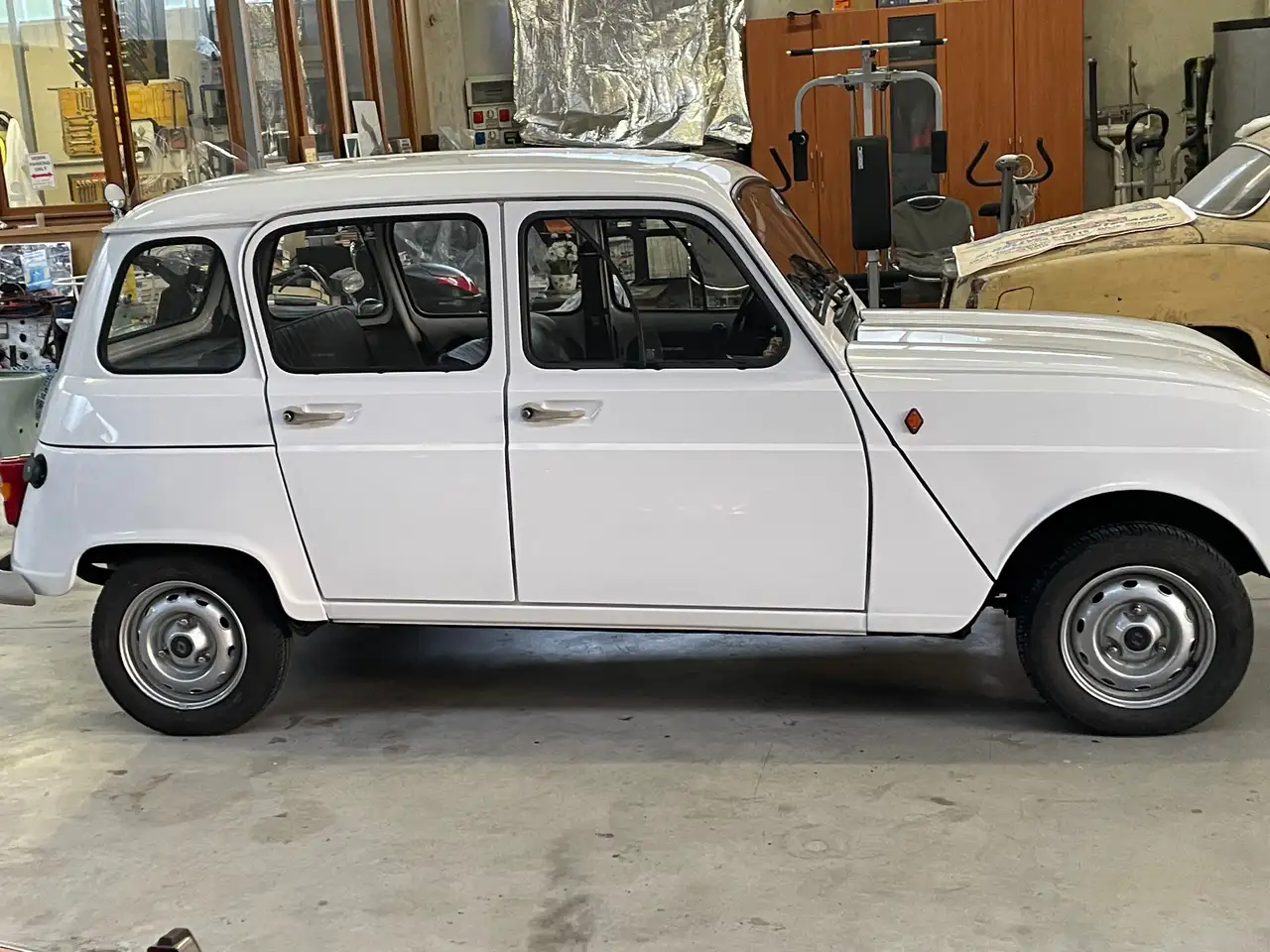 Renault R 4 Tl, foto 3