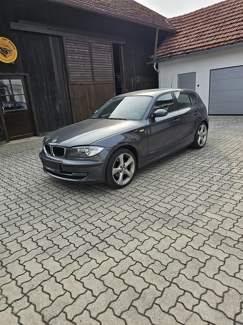 BMW 116 i Advantage Grau - 1
