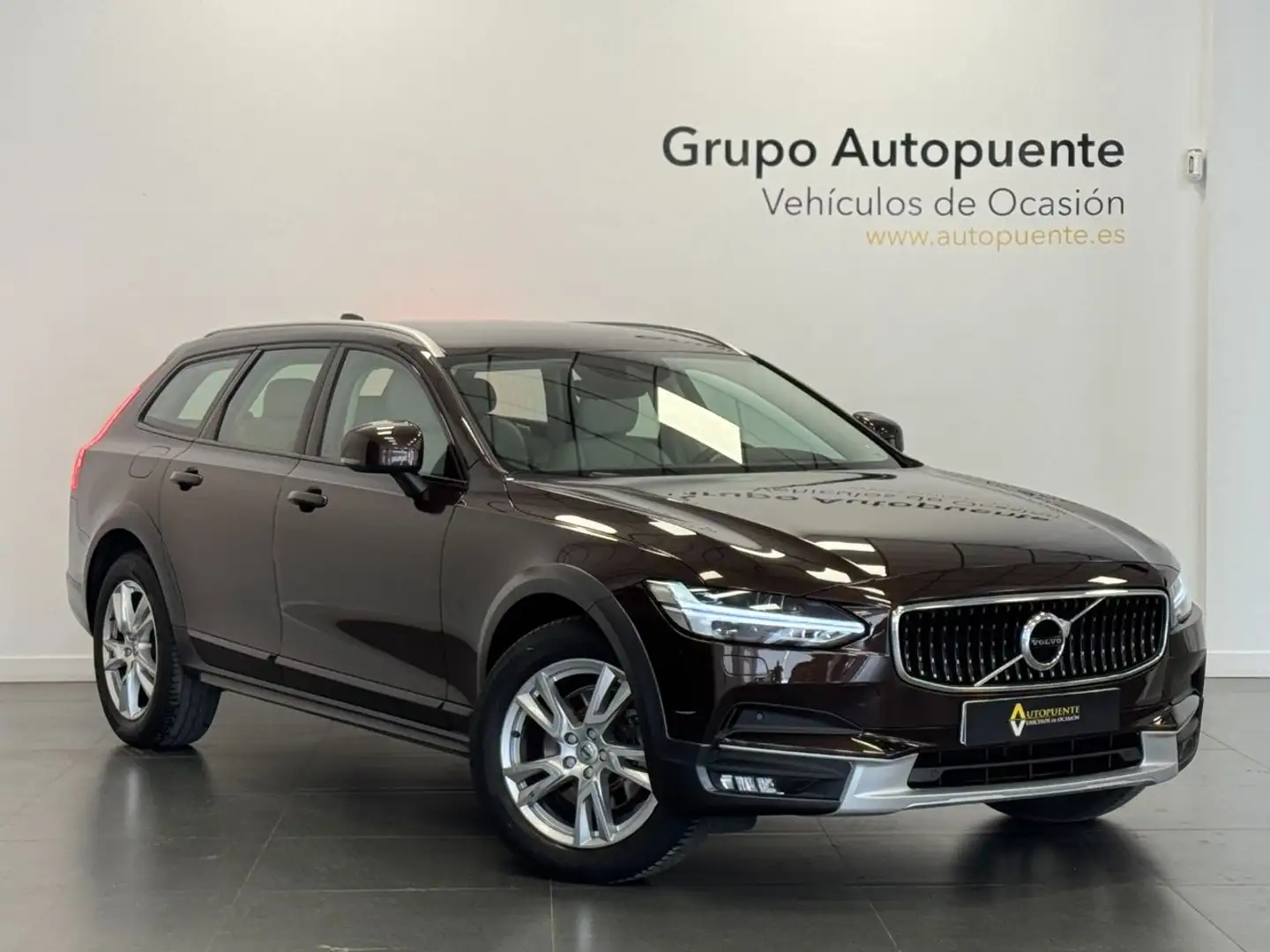 Volvo V90 D4 AWD AUTO - 1