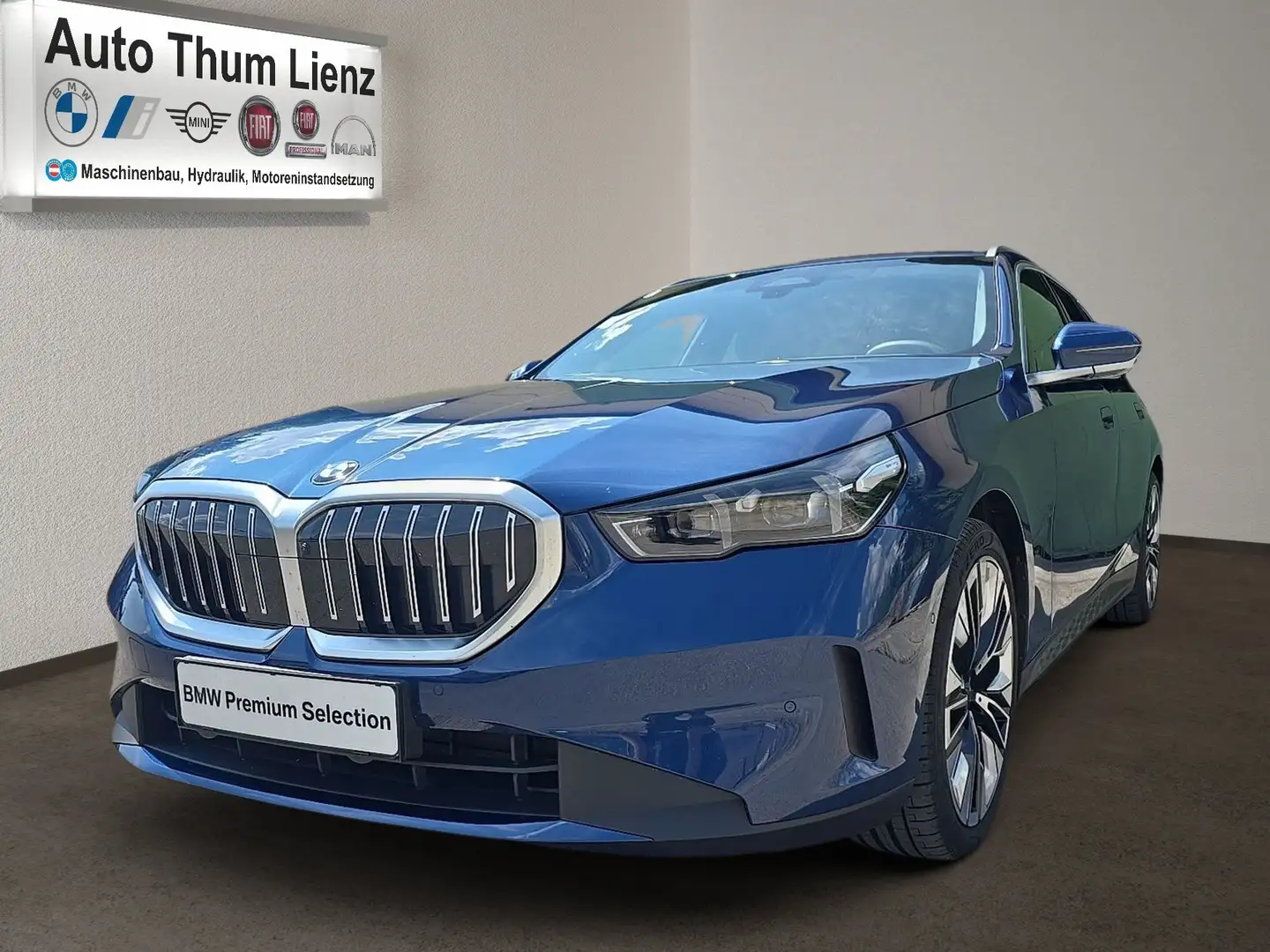 BMW 520 d xDrive Touring G61 B47 Blau - 1