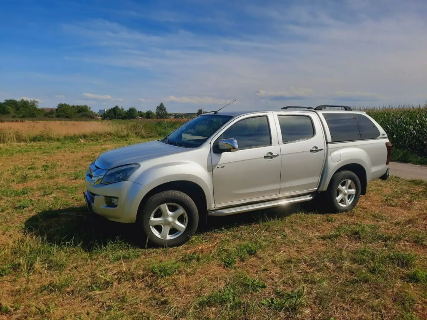 Isuzu D-Max Silber - 1