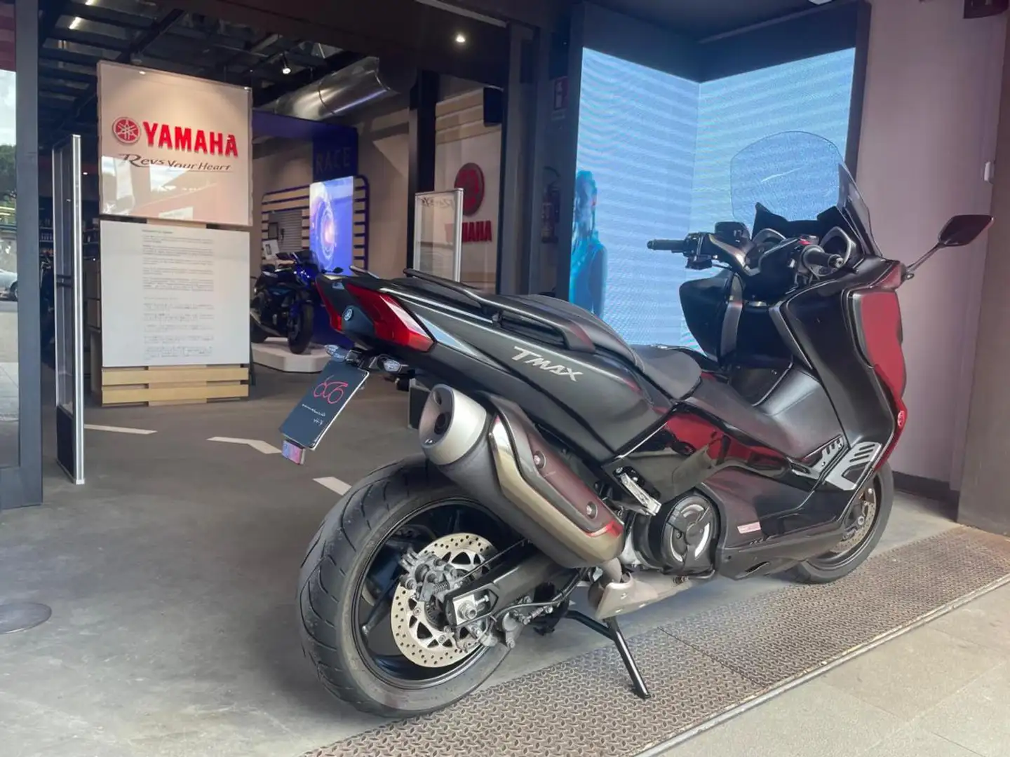 Yamaha T Max 530 DX Nero - 2