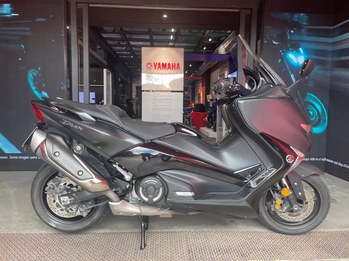 Yamaha T Max 530 DX Nero - 1