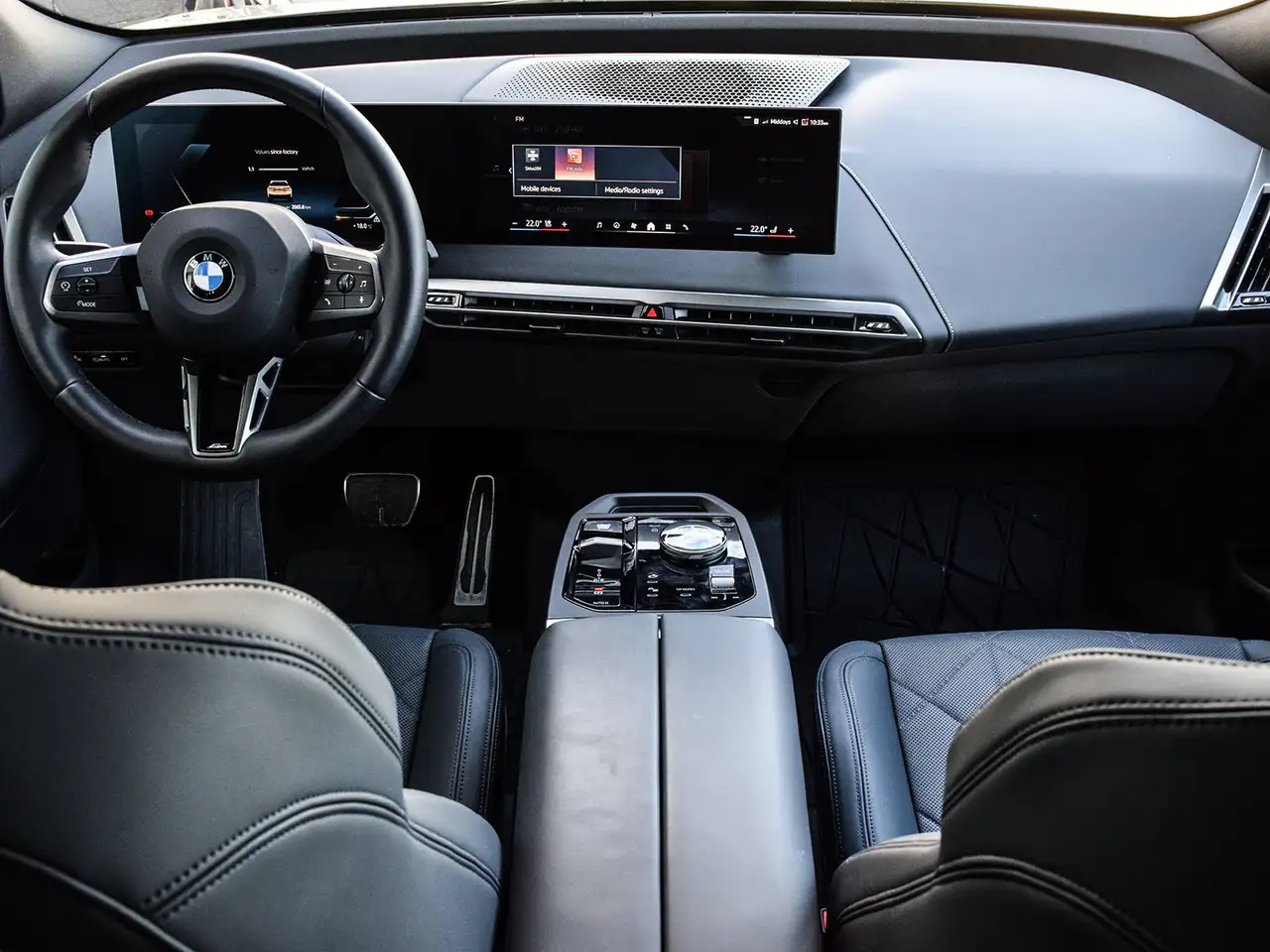 BMW iX снимка BMW iX