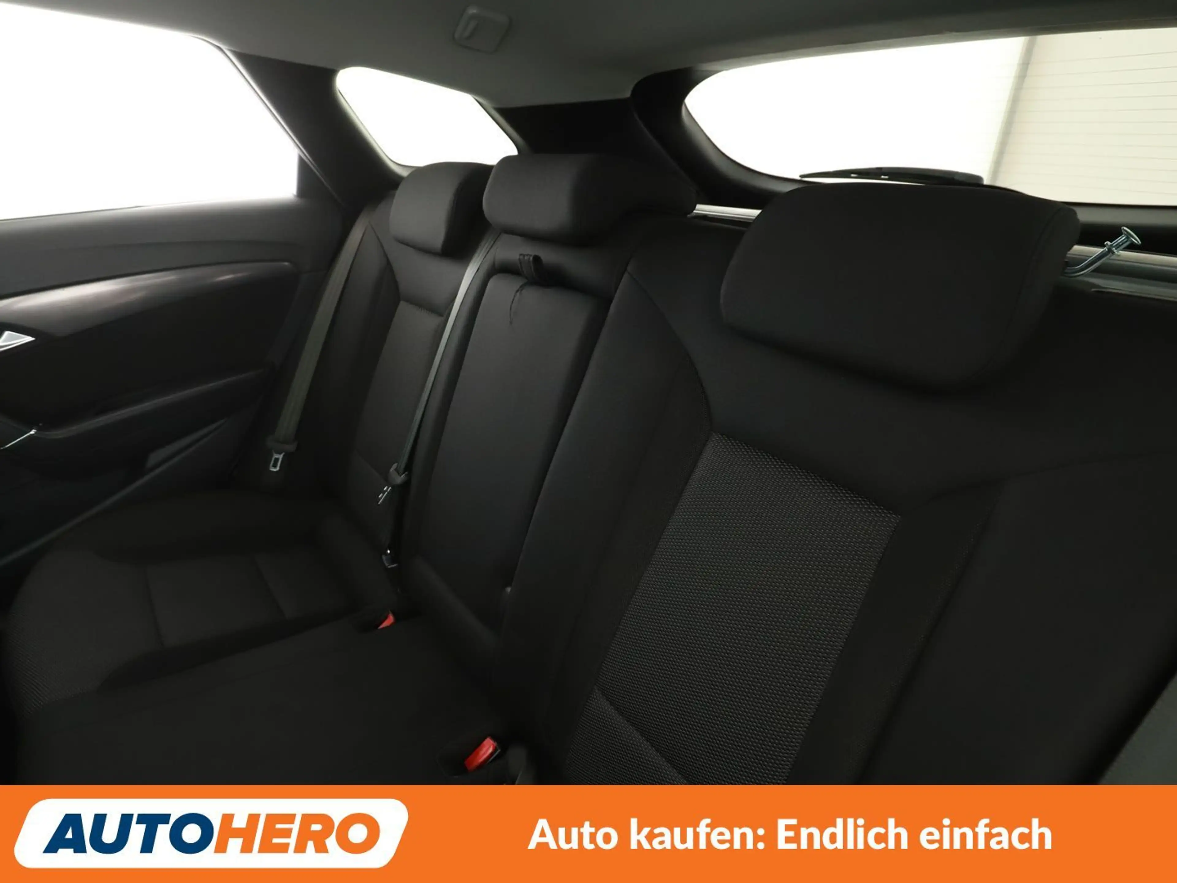 Hyundai i40 2.0 GDI Trend Aut.*NAVI*CAM*TEMPO*SHZ*ALU* — photo 14