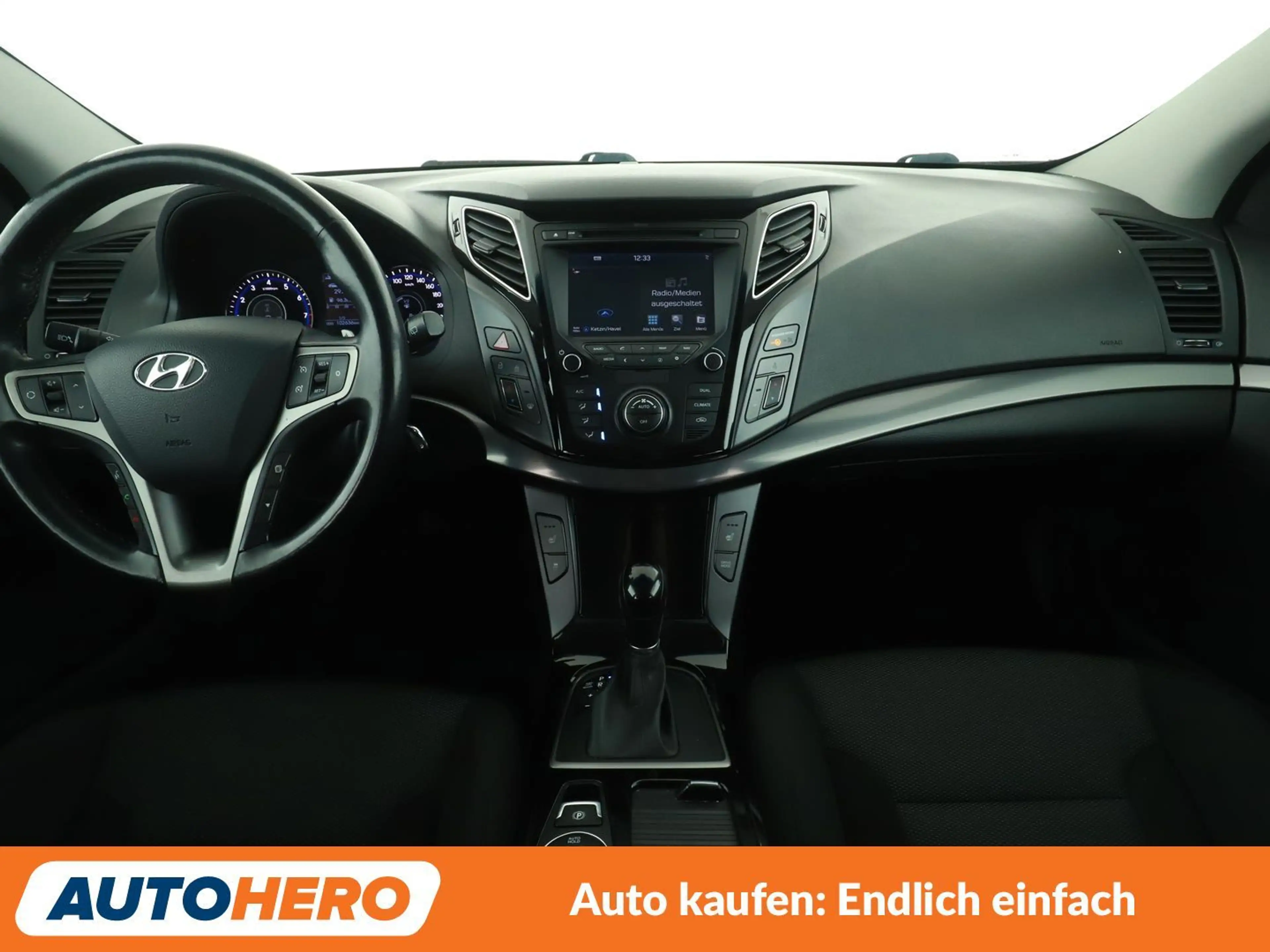 Hyundai i40 2.0 GDI Trend Aut.*NAVI*CAM*TEMPO*SHZ*ALU* — photo 12