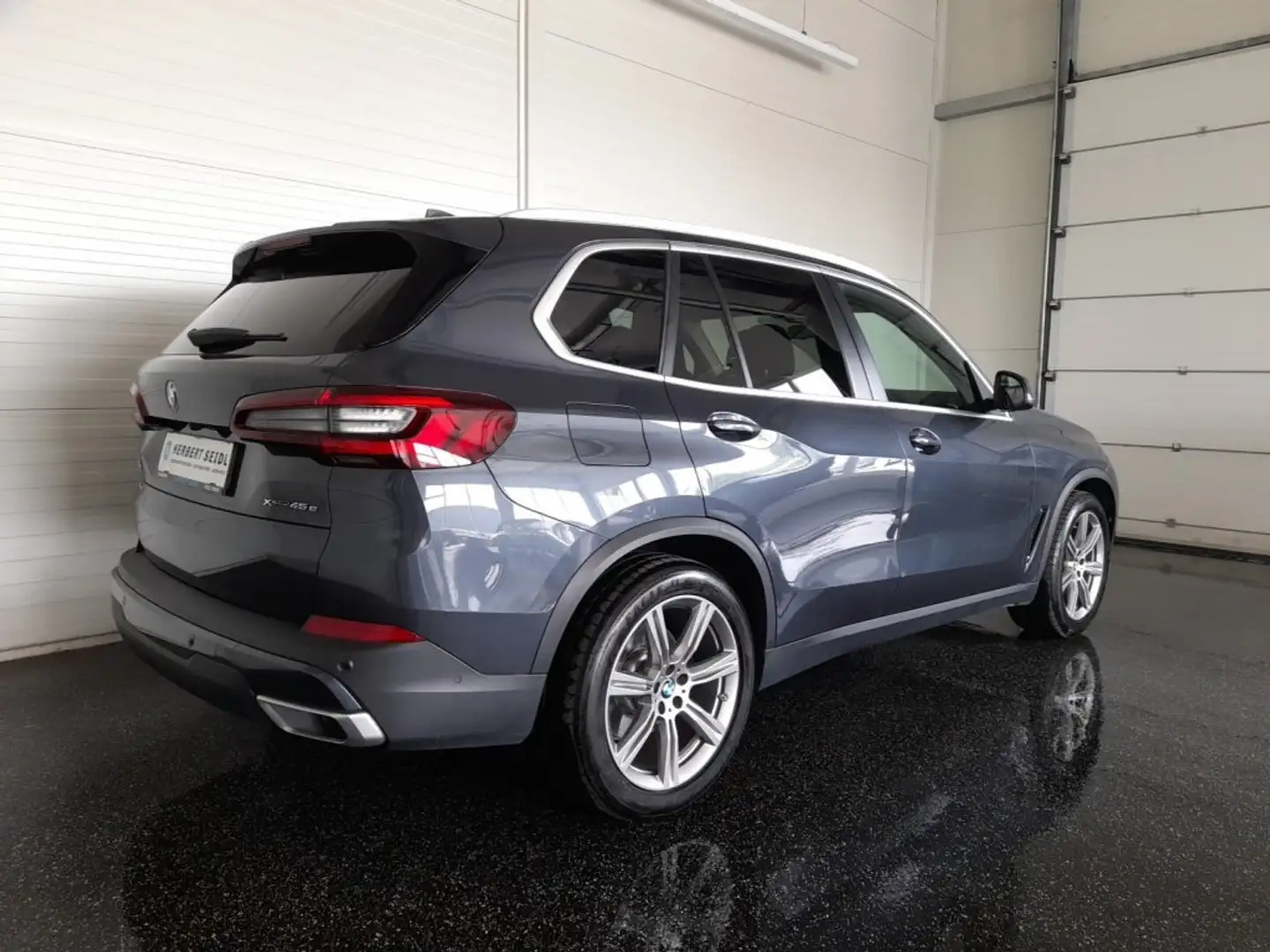 BMW X5 45e 4x4 PHEV Aut. *LASER LED / 20 ZOLL / NAVI / AHV & 360° KAMERA / ACC / SITZBELÜFTUNG / E-VOLLEDER* Grau - 2