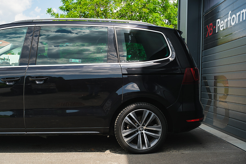 SEAT Alhambra 2.0 TDI FR 4Drive 7-Sitzer /BI-XENON/AHK/SHZ/KE... — photo 6