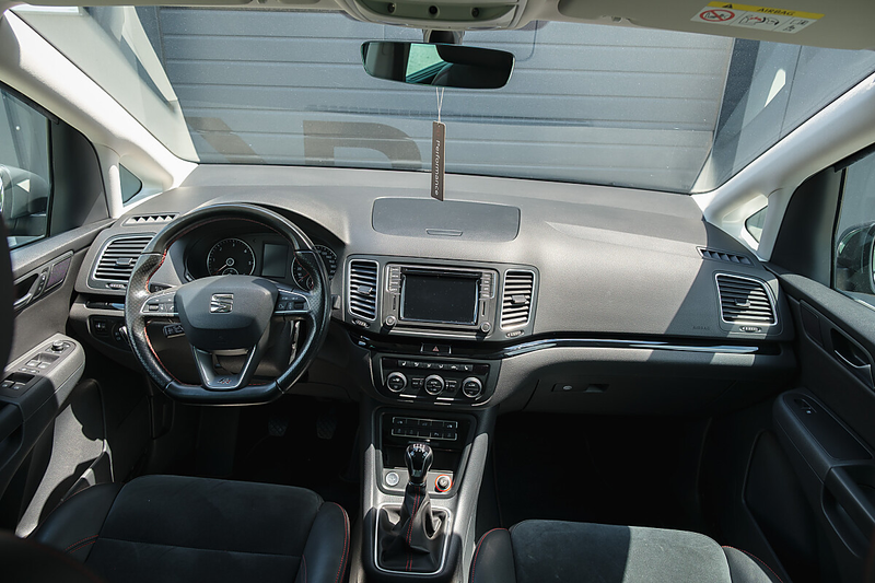 SEAT Alhambra 2.0 TDI FR 4Drive 7-Sitzer /BI-XENON/AHK/SHZ/KE... — photo 11