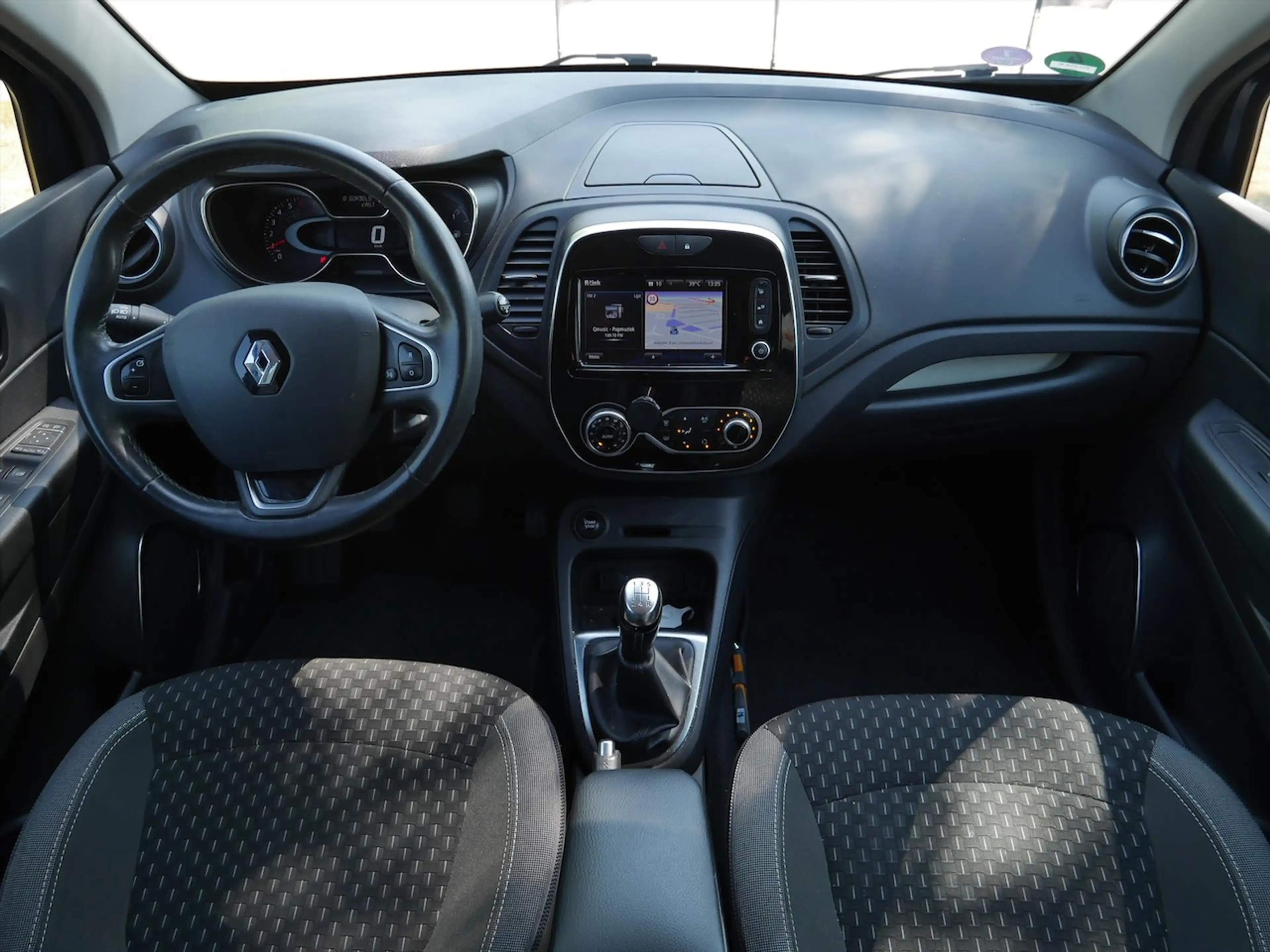 Renault Captur 0.9 TCe Intens — photo 3