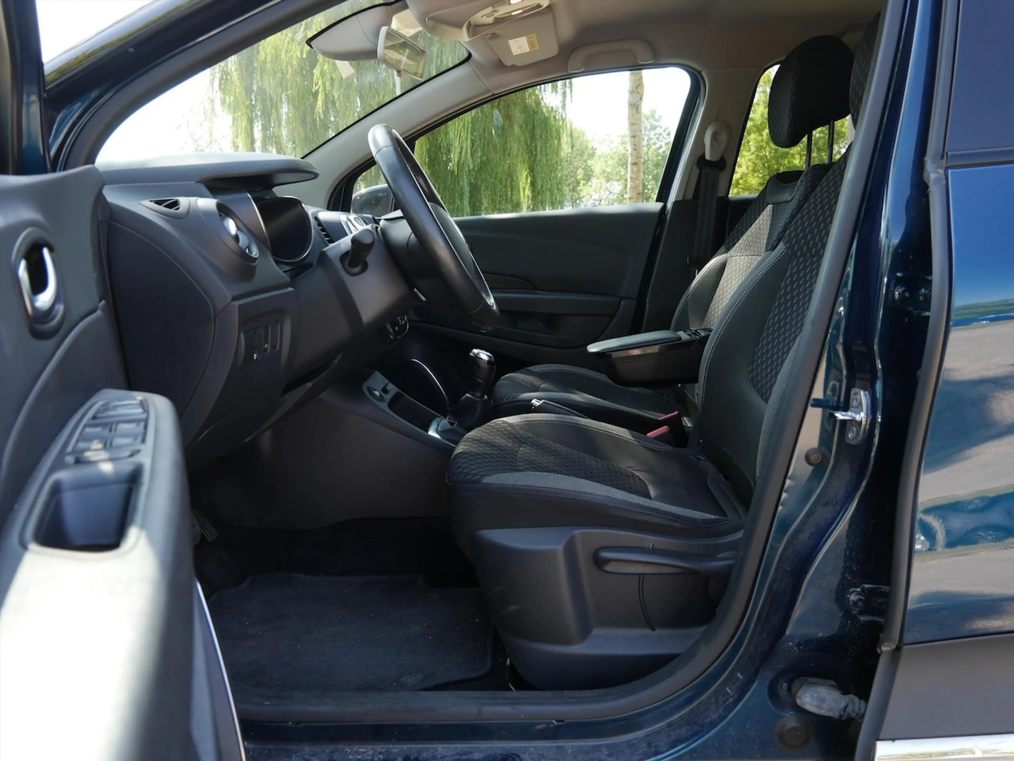 Renault Captur 0.9 TCe Intens — photo 5