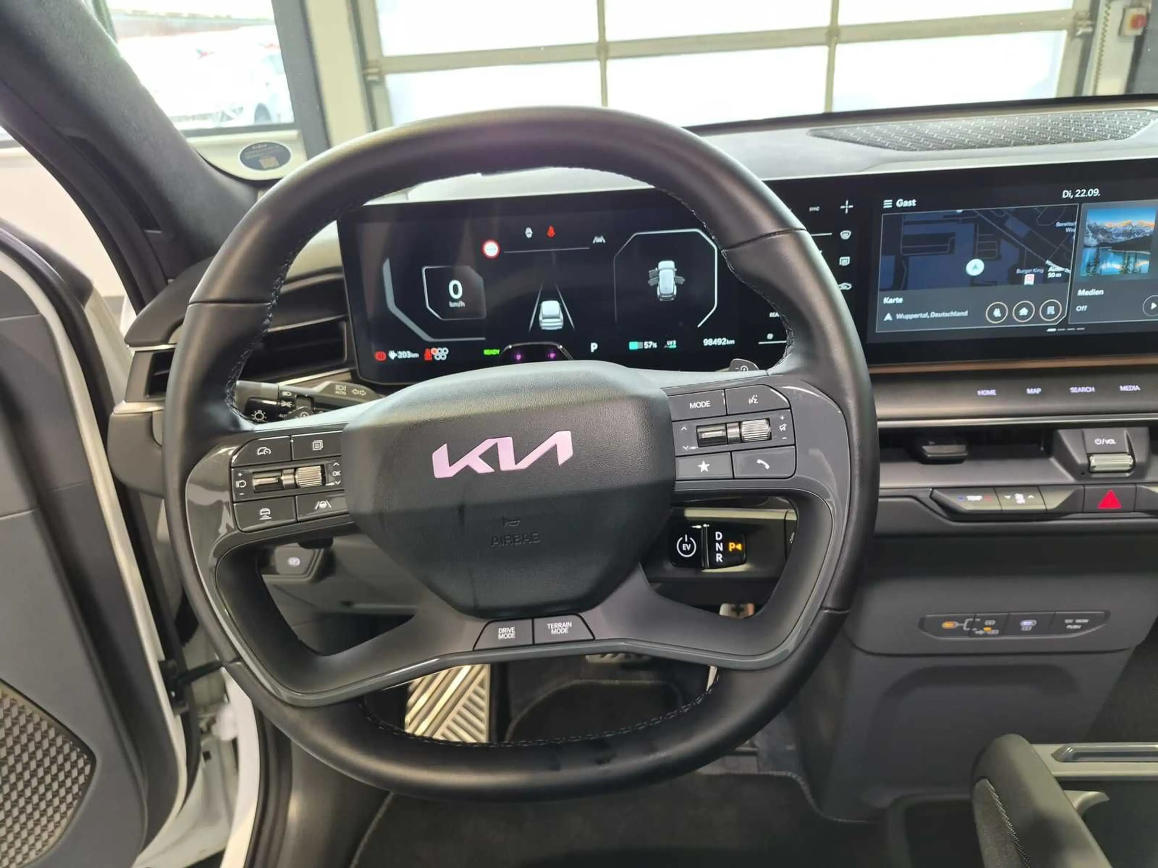 Kia EV9 GT-line Launch Edition 4WD|360°|HUD — photo 10