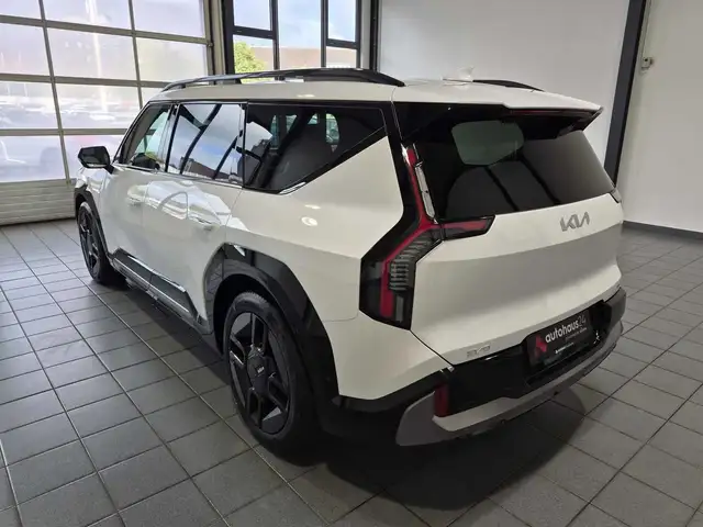 Kia Ev9 view 4